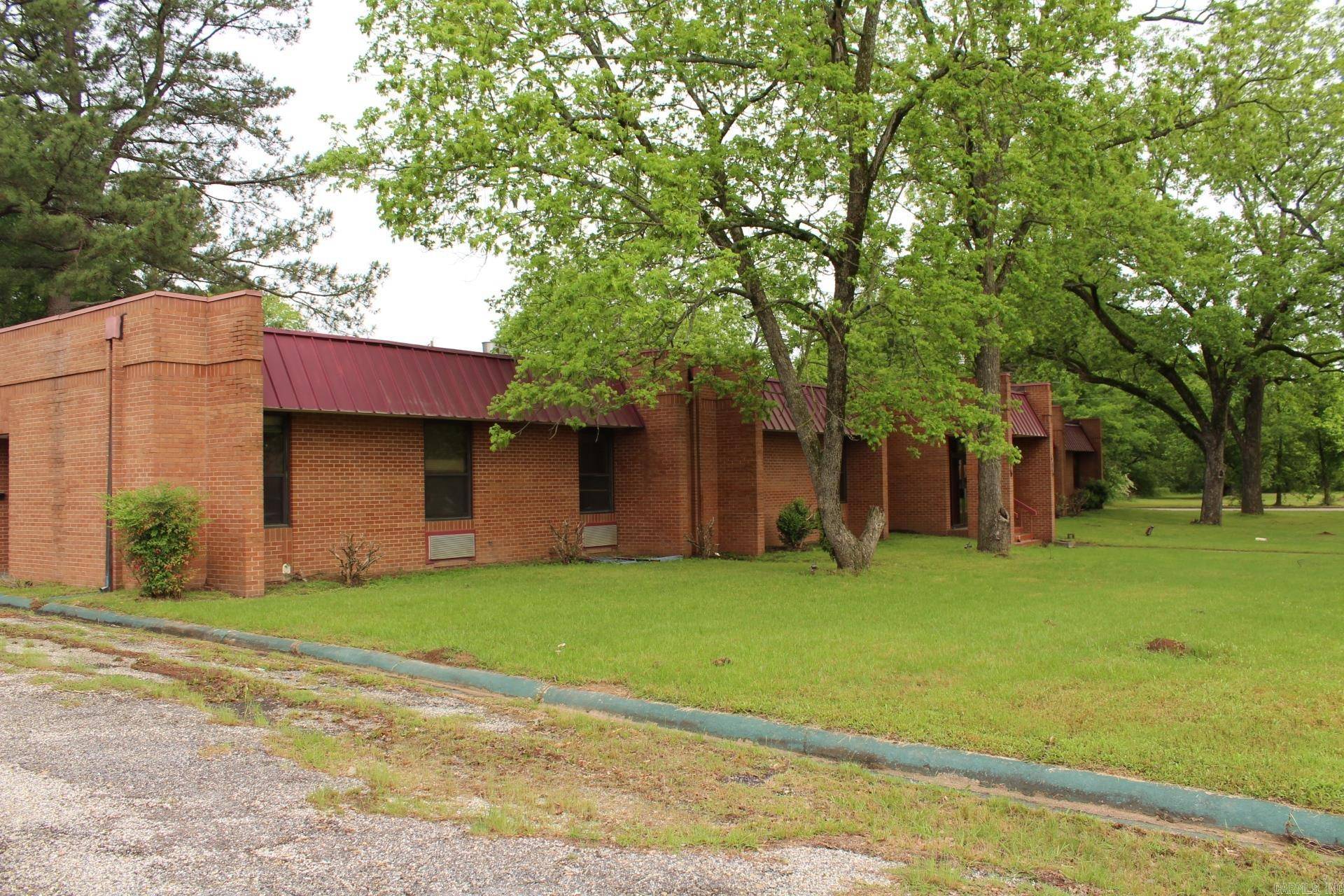 Nashville, AR 71852,625 N Main Street