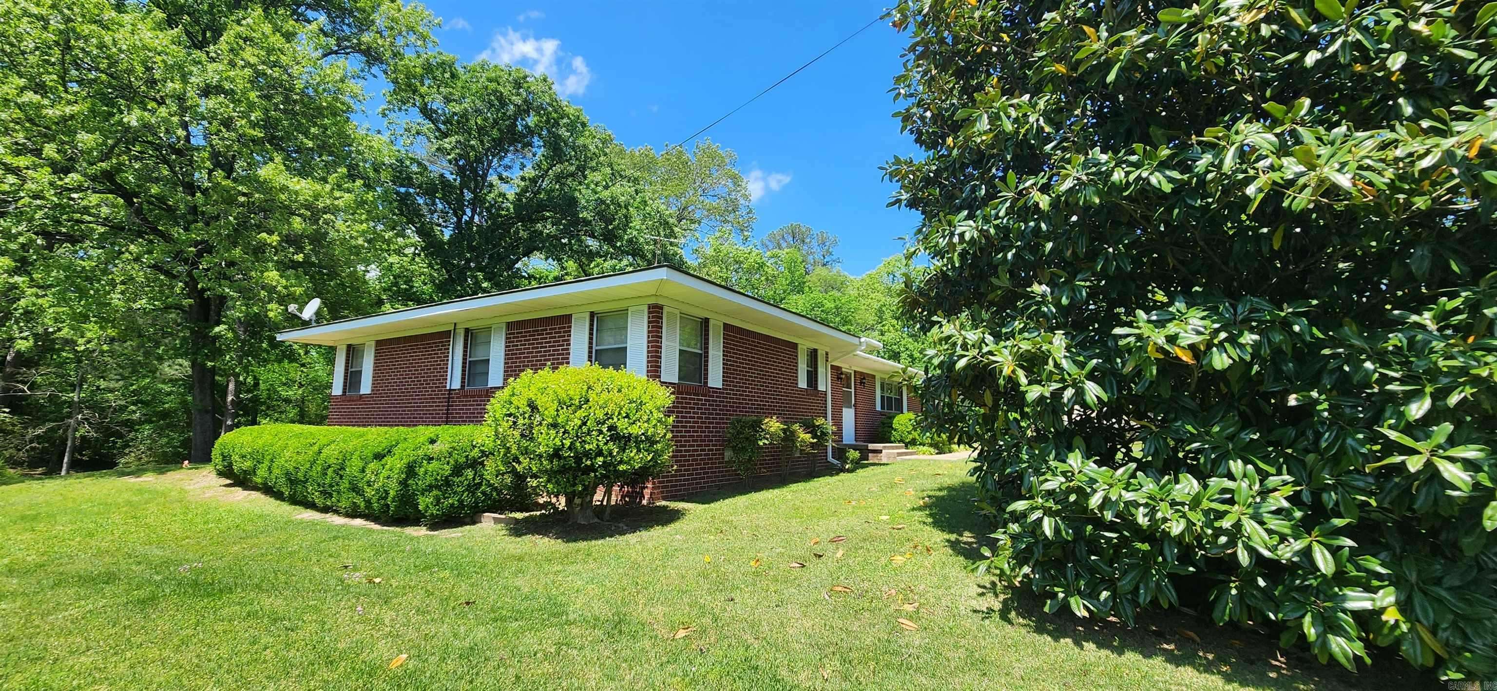 Mount Ida, AR 71957-9999,719 Luzerne St.
