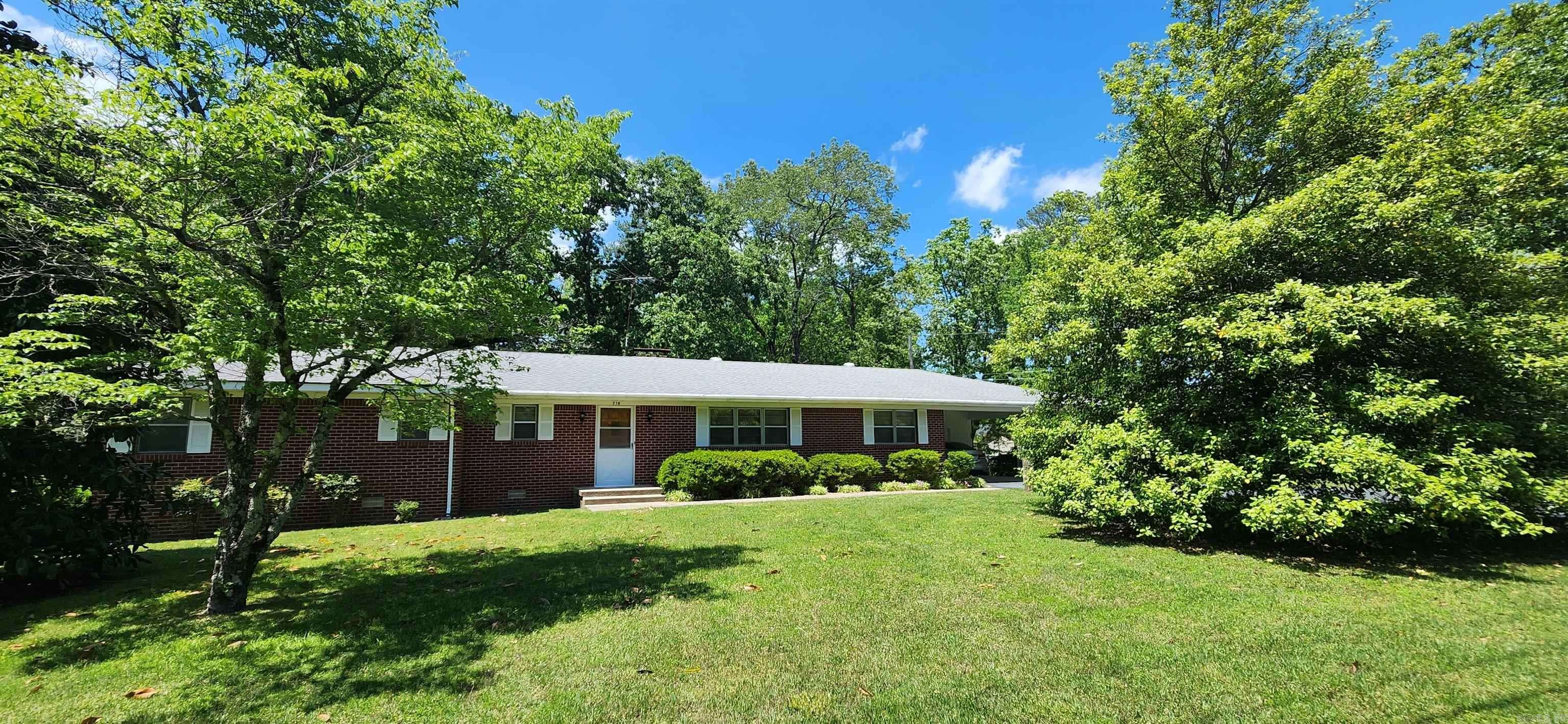 Mount Ida, AR 71957-9999,719 Luzerne St.