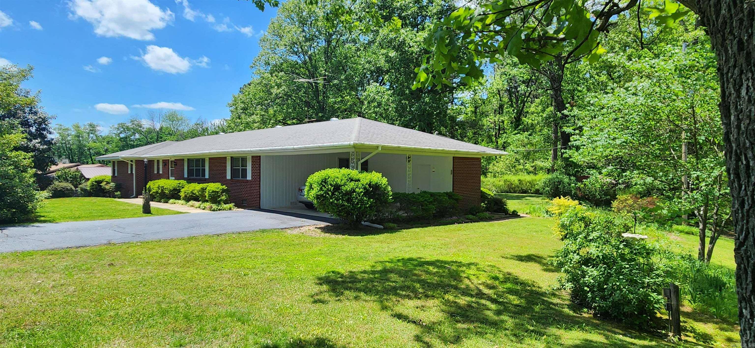 Mount Ida, AR 71957-9999,719 Luzerne St.