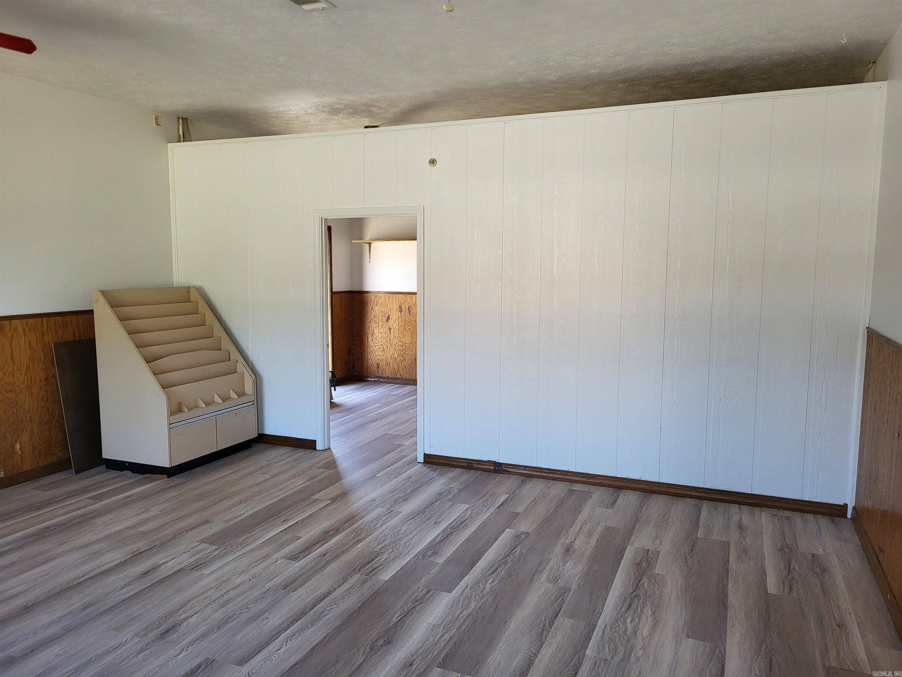 Marshall, AR 72650,607 Hwy 65 N