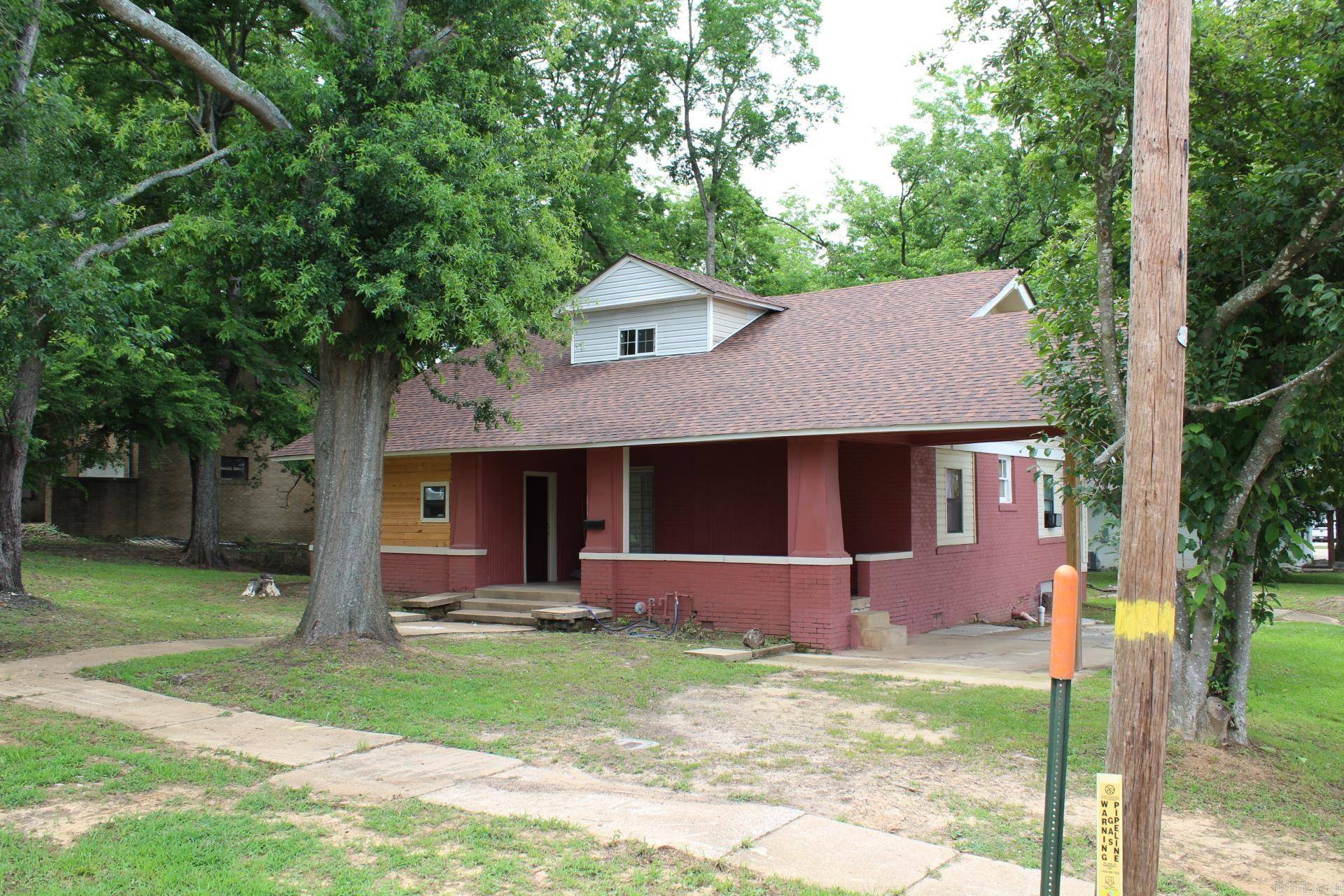Nashville, AR 71852-9999,202 W Clark Street