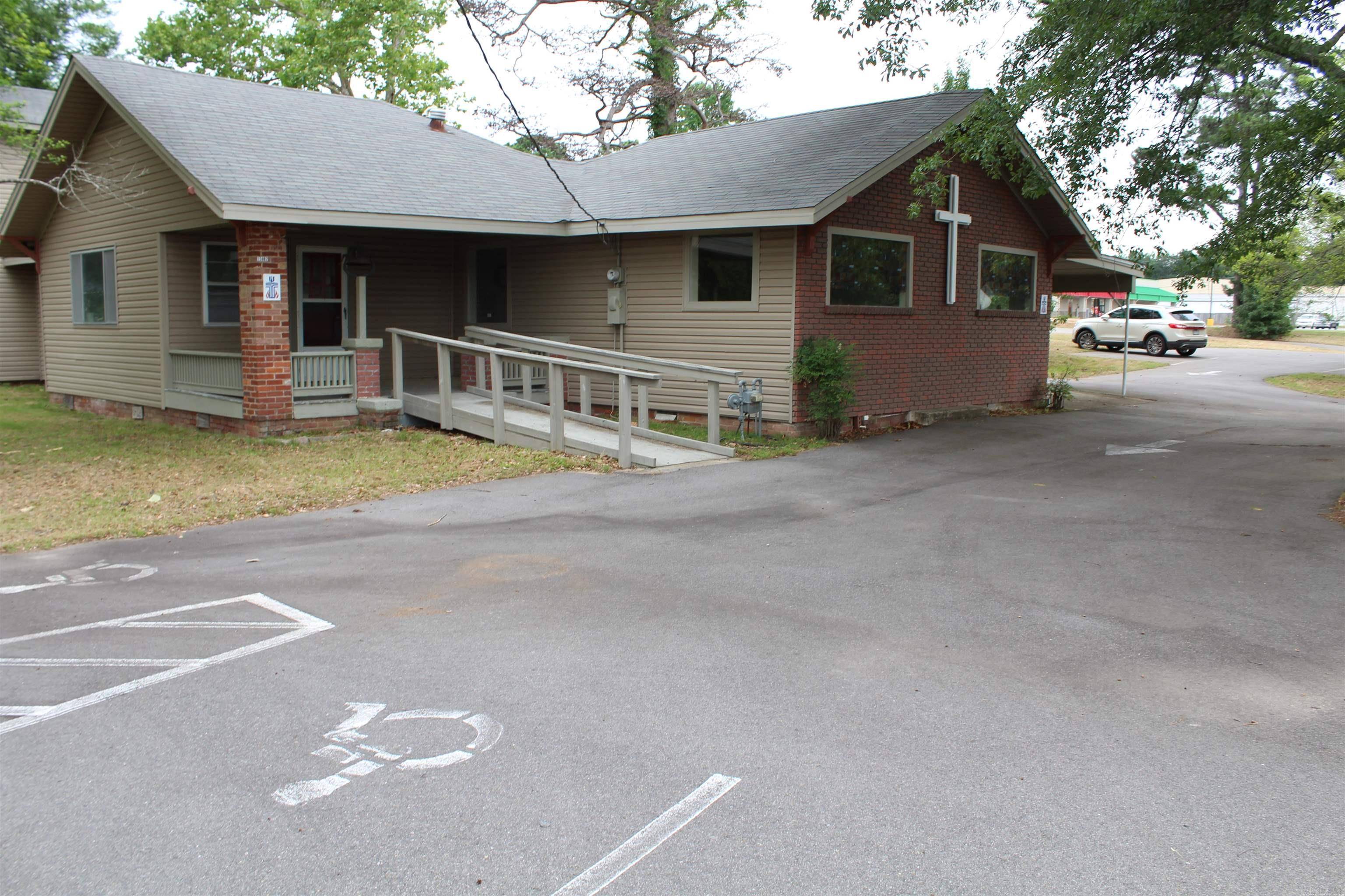 Little Rock, AR 72206,15802 Arch Street