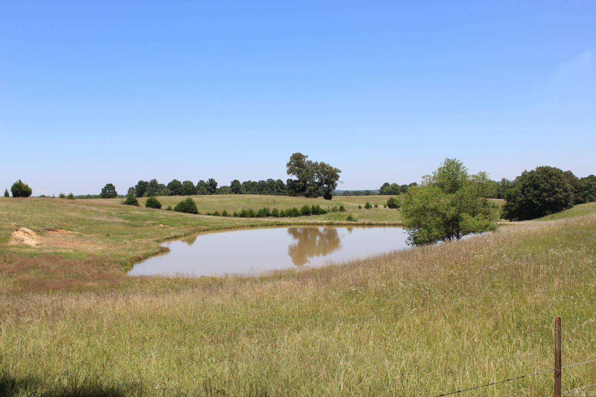 Piggott, AR 72454,472 County Road