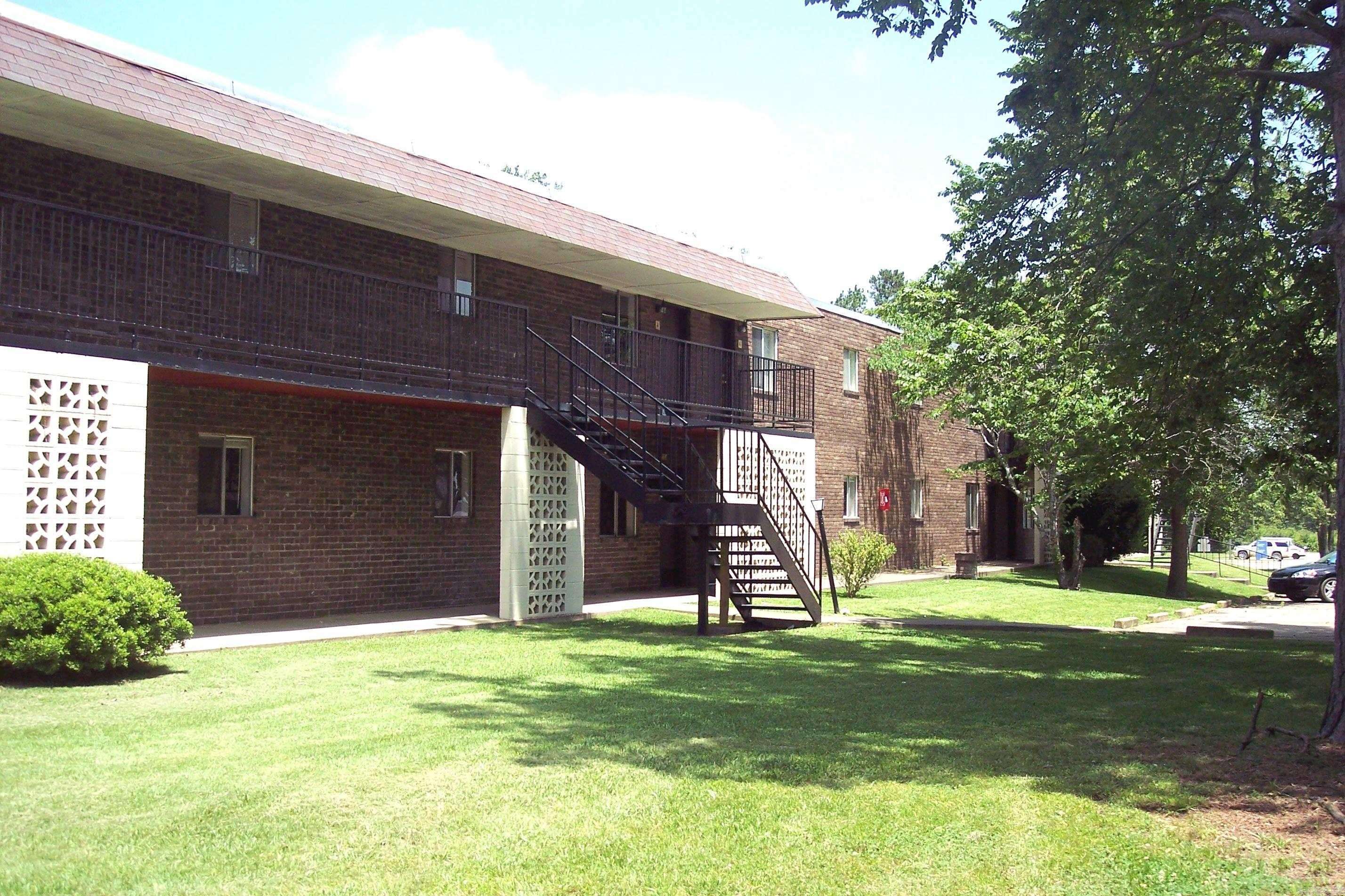 Mena, AR 71953,401 S Morrow