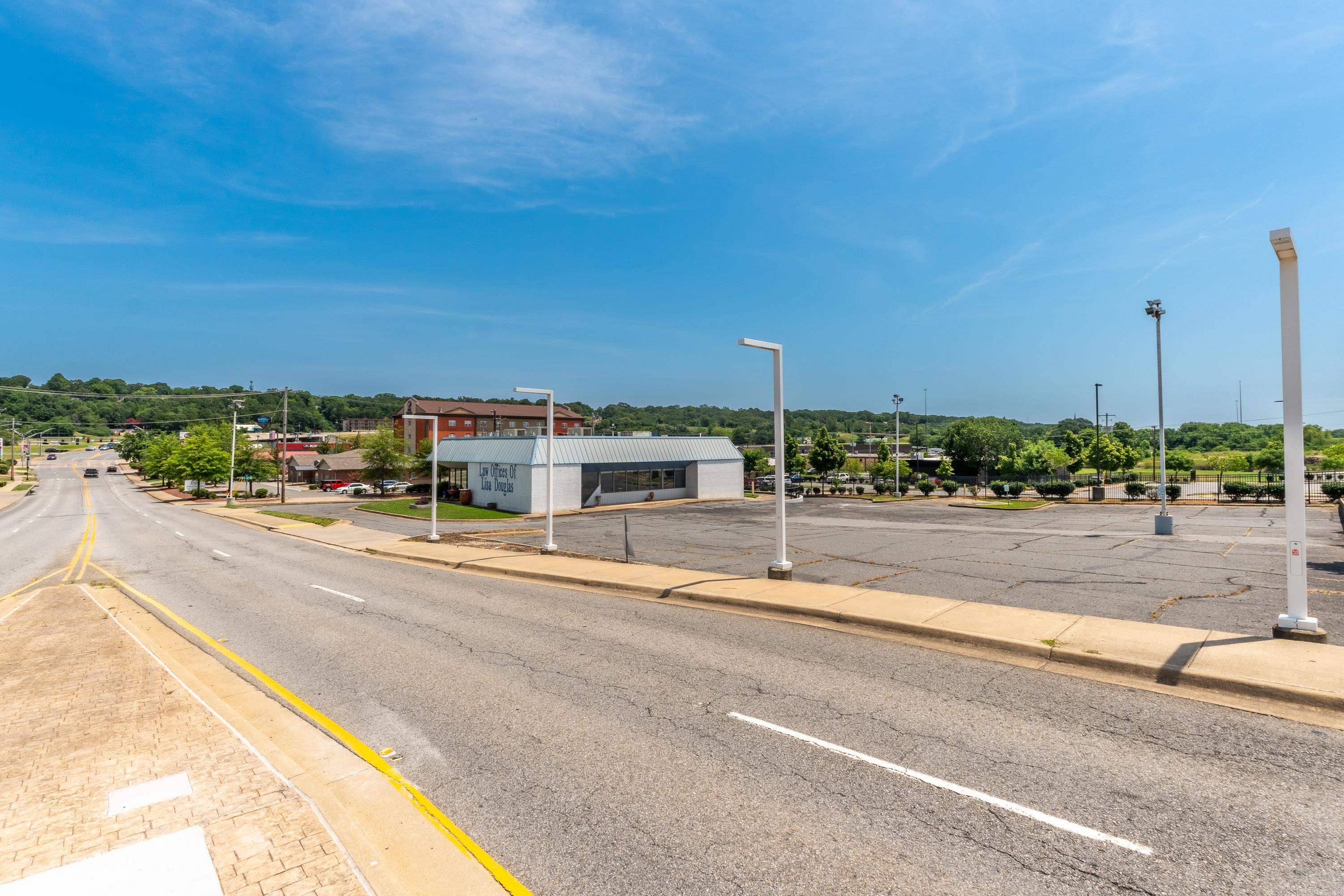 North Little Rock, AR 72114,2300 Main Street
