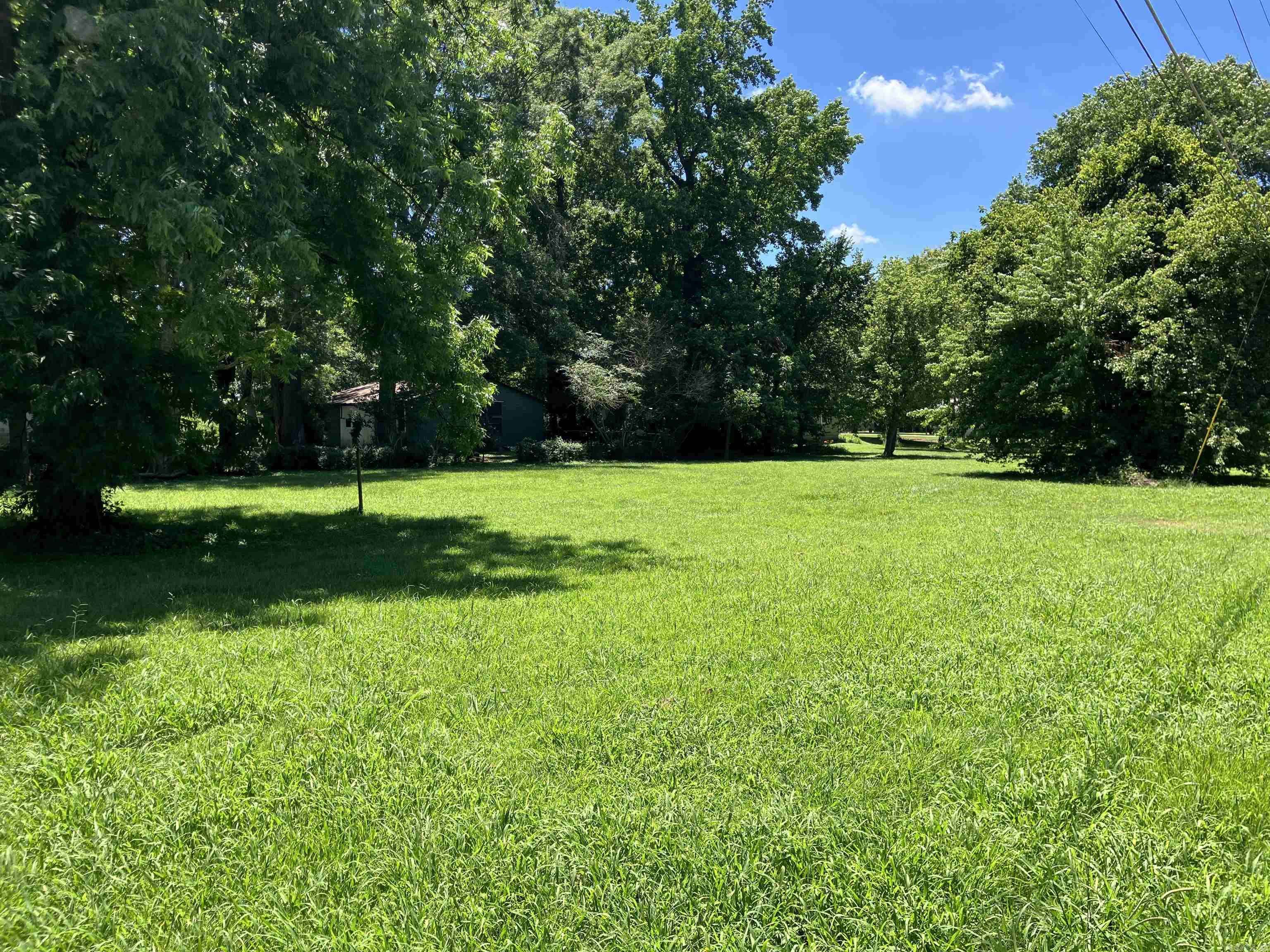 Piggott, AR 72454,520 S Houston