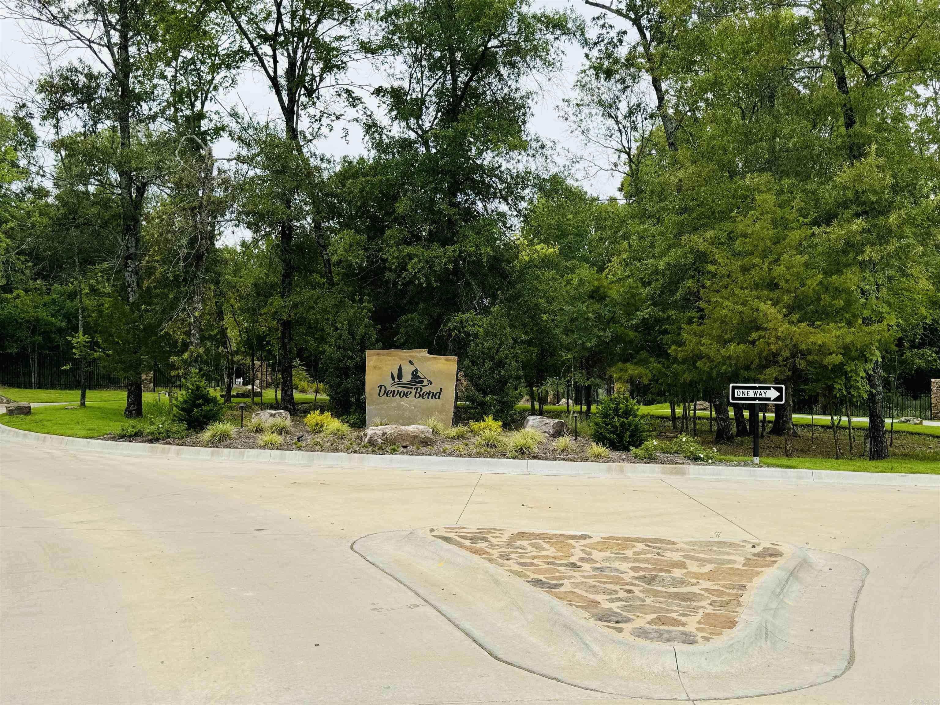 Maumelle, AR 72113,302 DEVOE BEND DRIVE