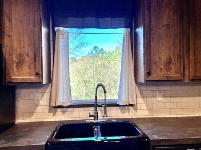 Mountain View, AR 72560,21119 N Hwy 5