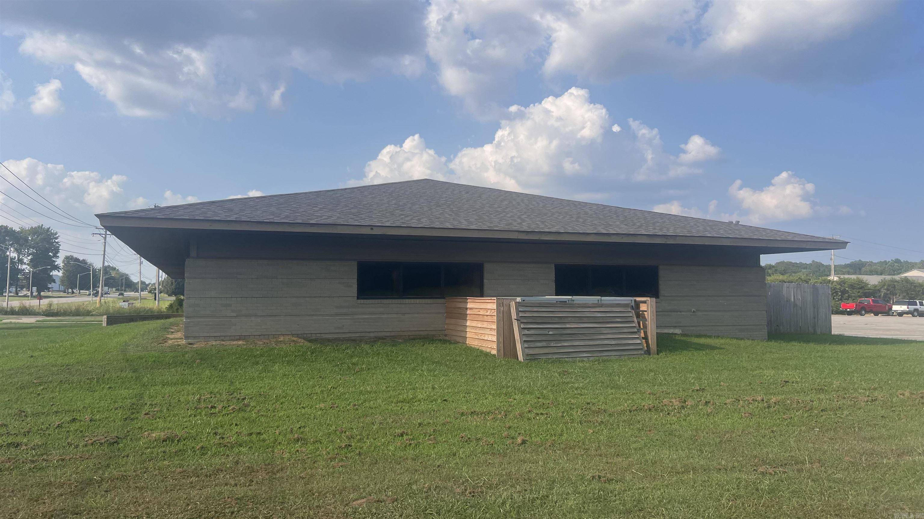 Searcy, AR 72143,2900 S Main Street