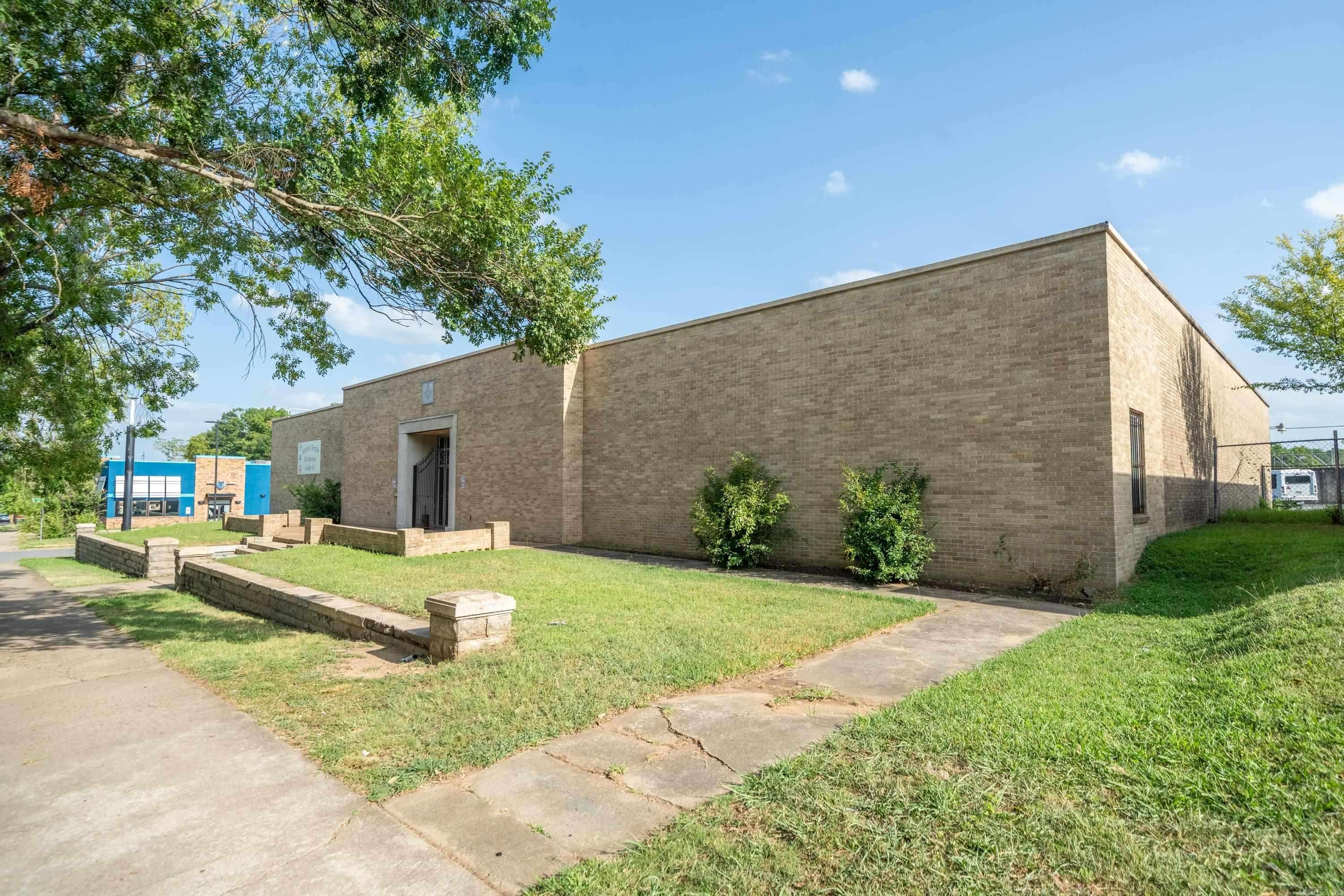 Hot Springs, AR 71901,311 W Grand Ave