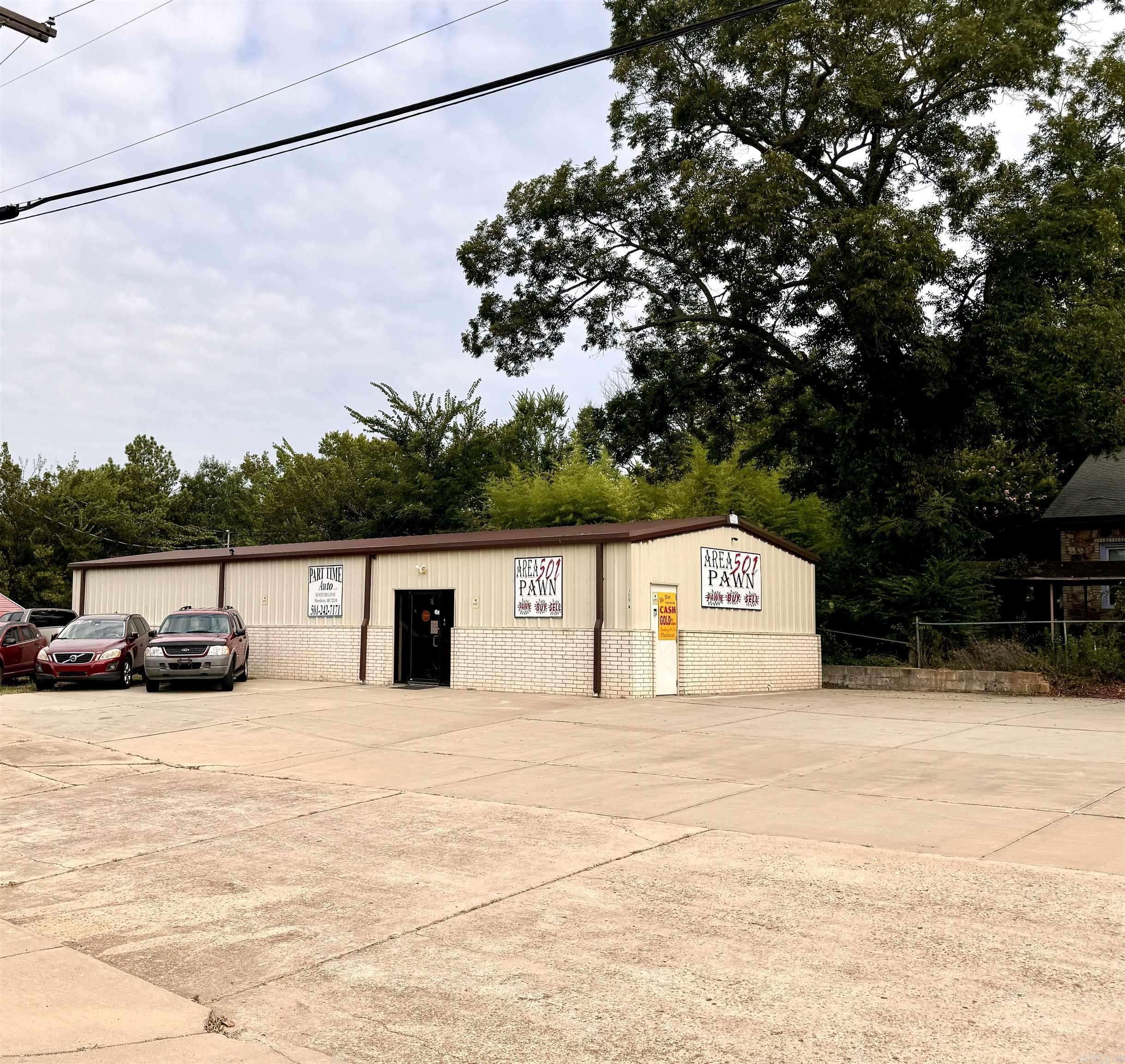 Morrilton, AR 72110,300 W Broadway Street