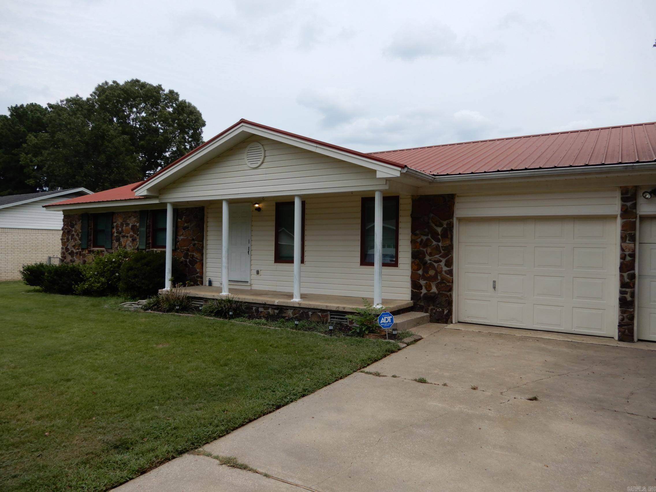 Searcy, AR 72143-6112,4 Stoneybrook