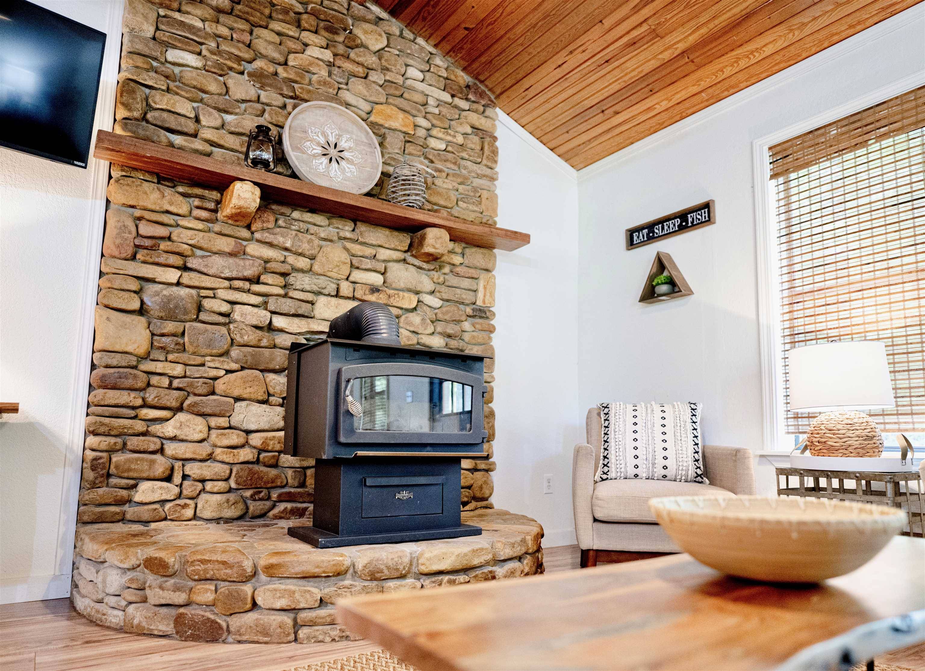 Mountain View, AR 72560,966 Pinewood Lane