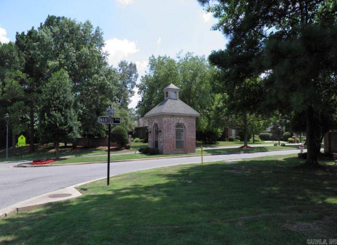 Maumelle, AR 72113,2 Seneca Cove