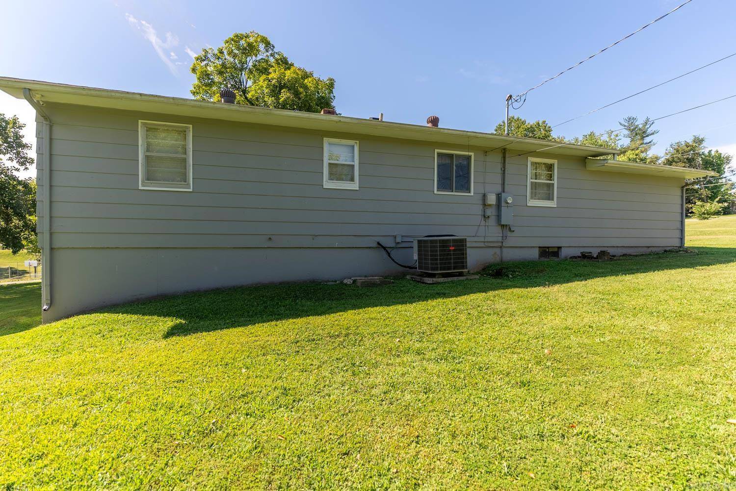 Mammoth Spring, AR 72554,665 Cochran Avenue