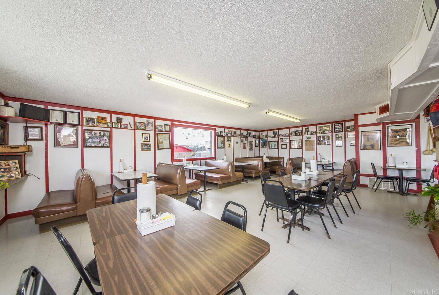 Clinton, AR 72031,4736 Hwy 65 S
