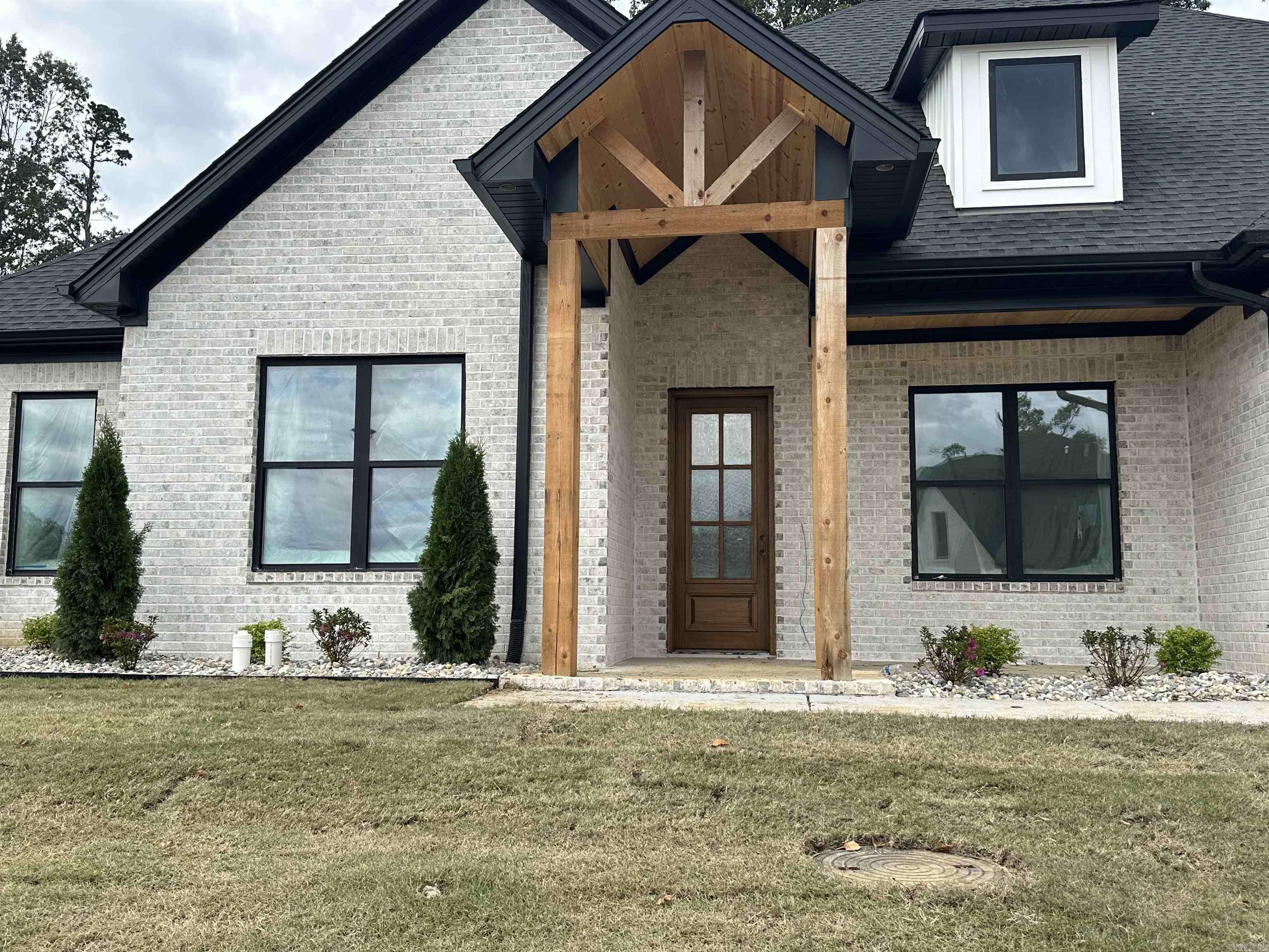 Benton, AR 72019,8041 N Shoreline Boulevard