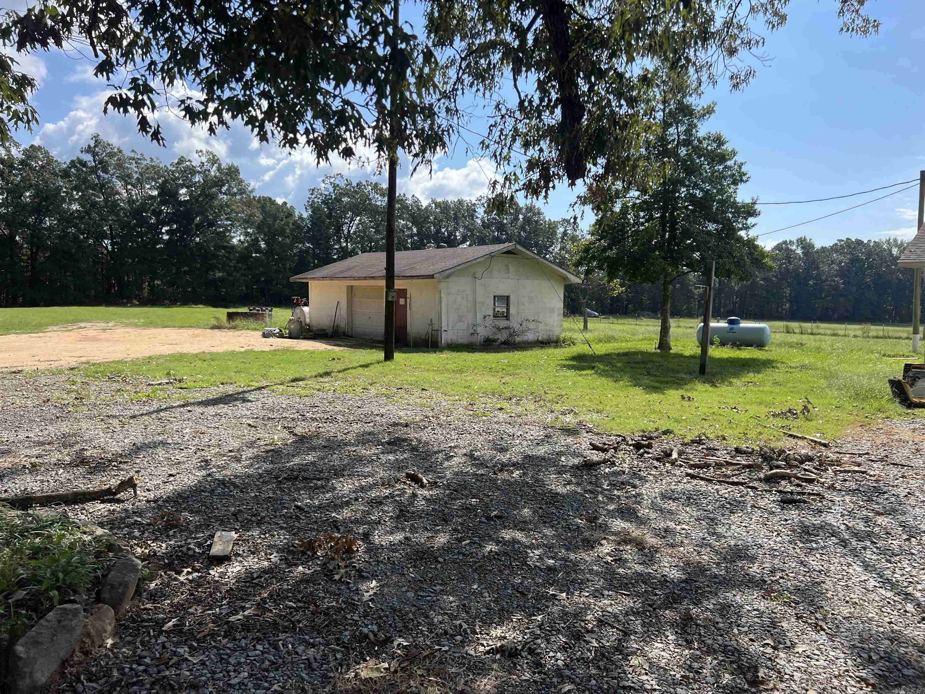 Woodlawn, AR 71665,910 W Rowell Road
