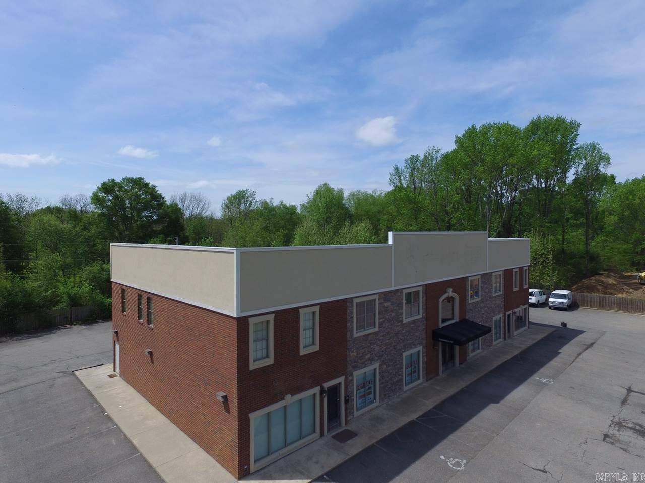 Searcy, AR 72143,703-717 W Beebe Capps Expressway