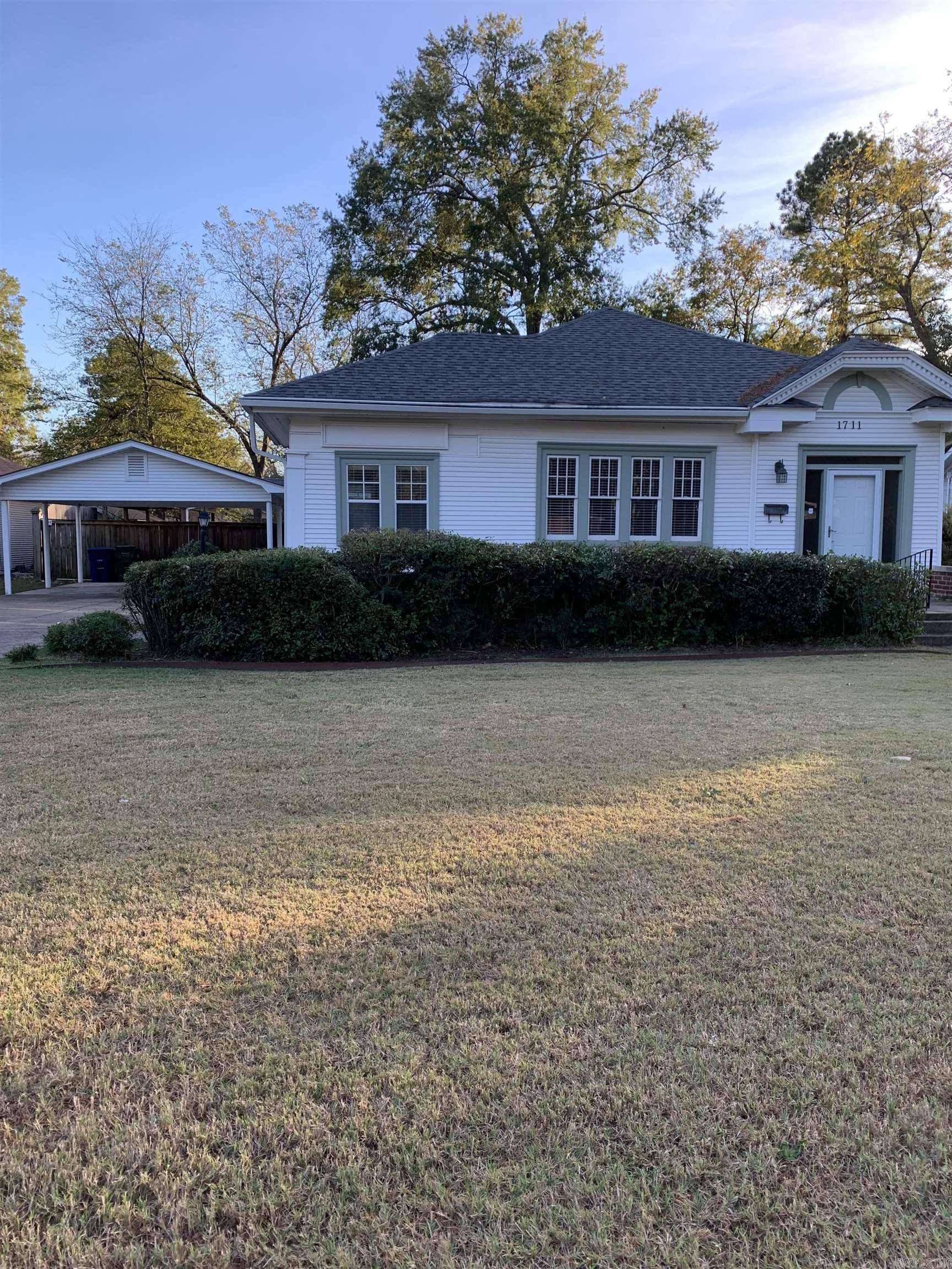 Conway, AR 72034,1711 College Avenue