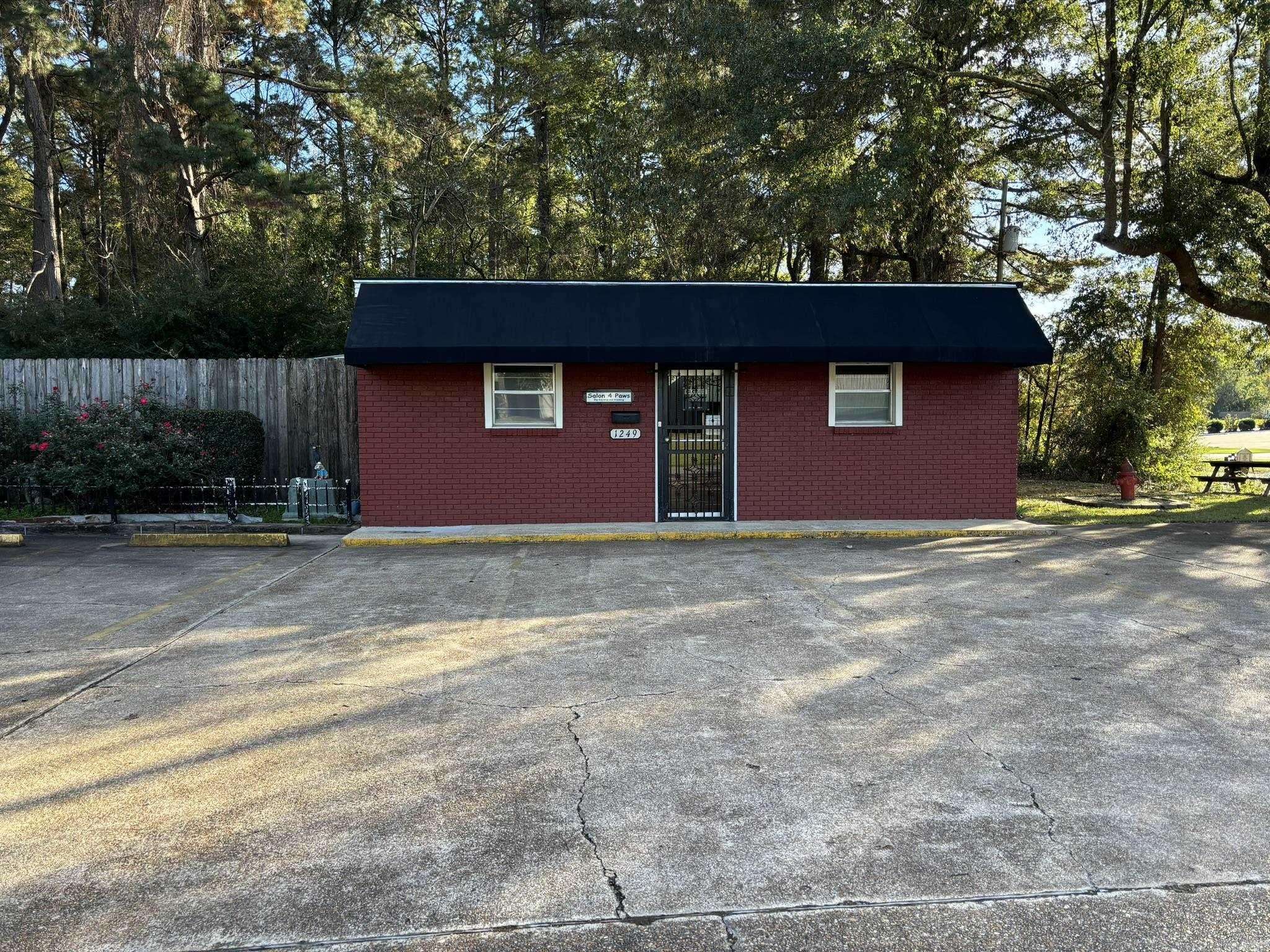 Camden, AR 71701,1249 Maul Road