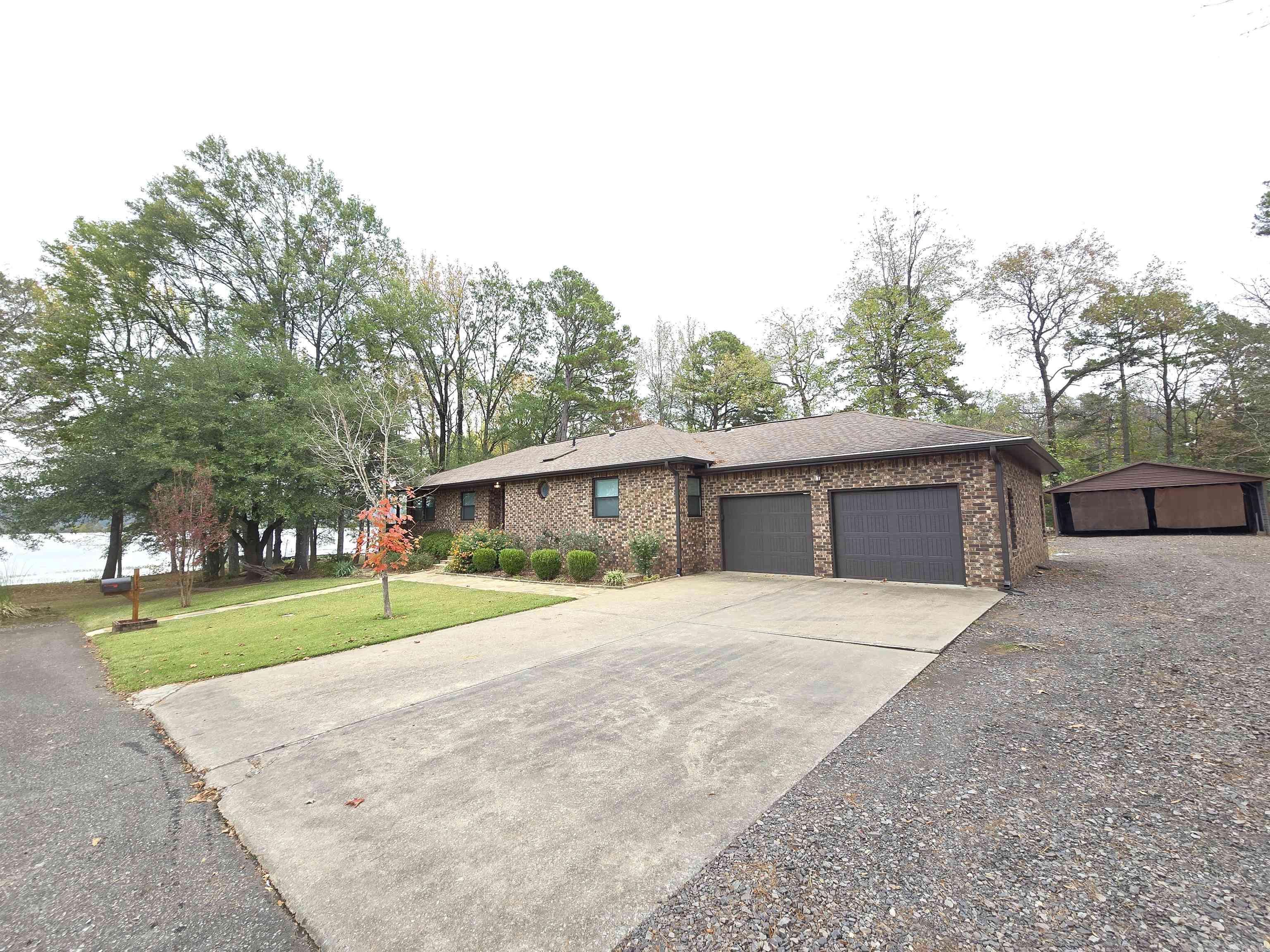 Russellville, AR 72802,112 Lake Shore