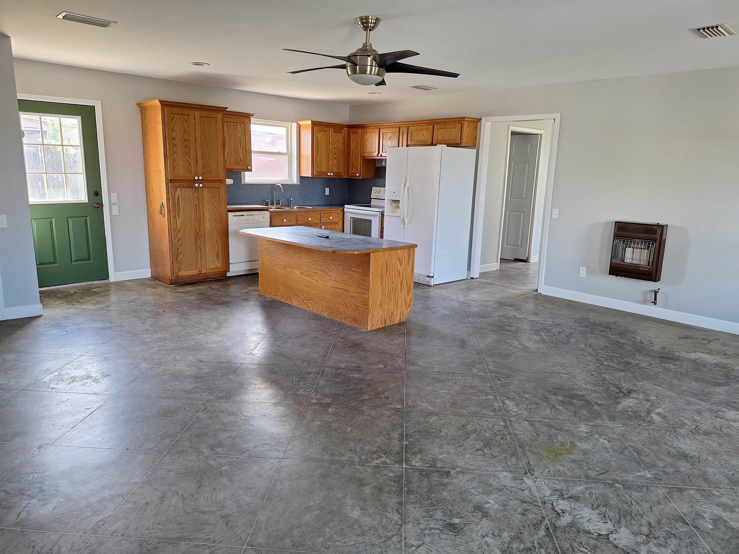 Mountain View, AR 72560-9711,Address not disclosed