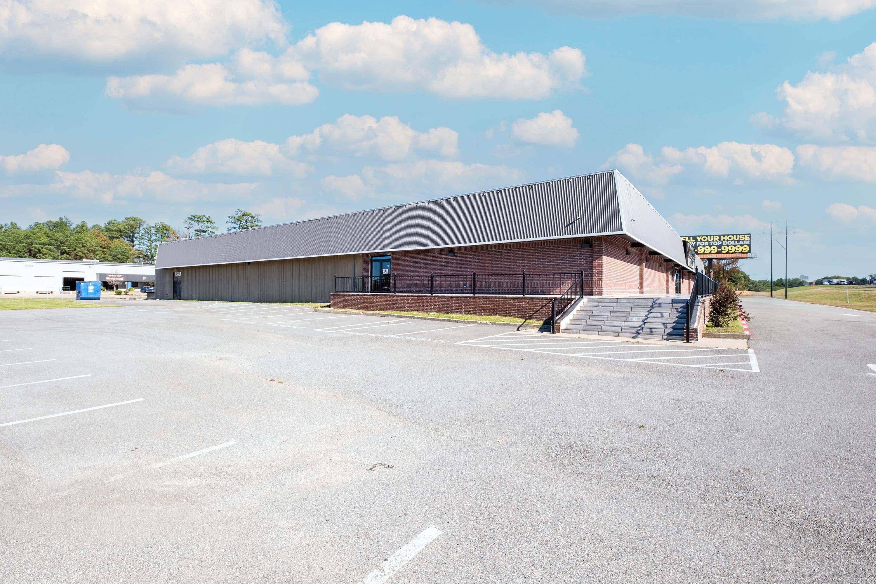 Little Rock, AR 72209,8624 I - 30