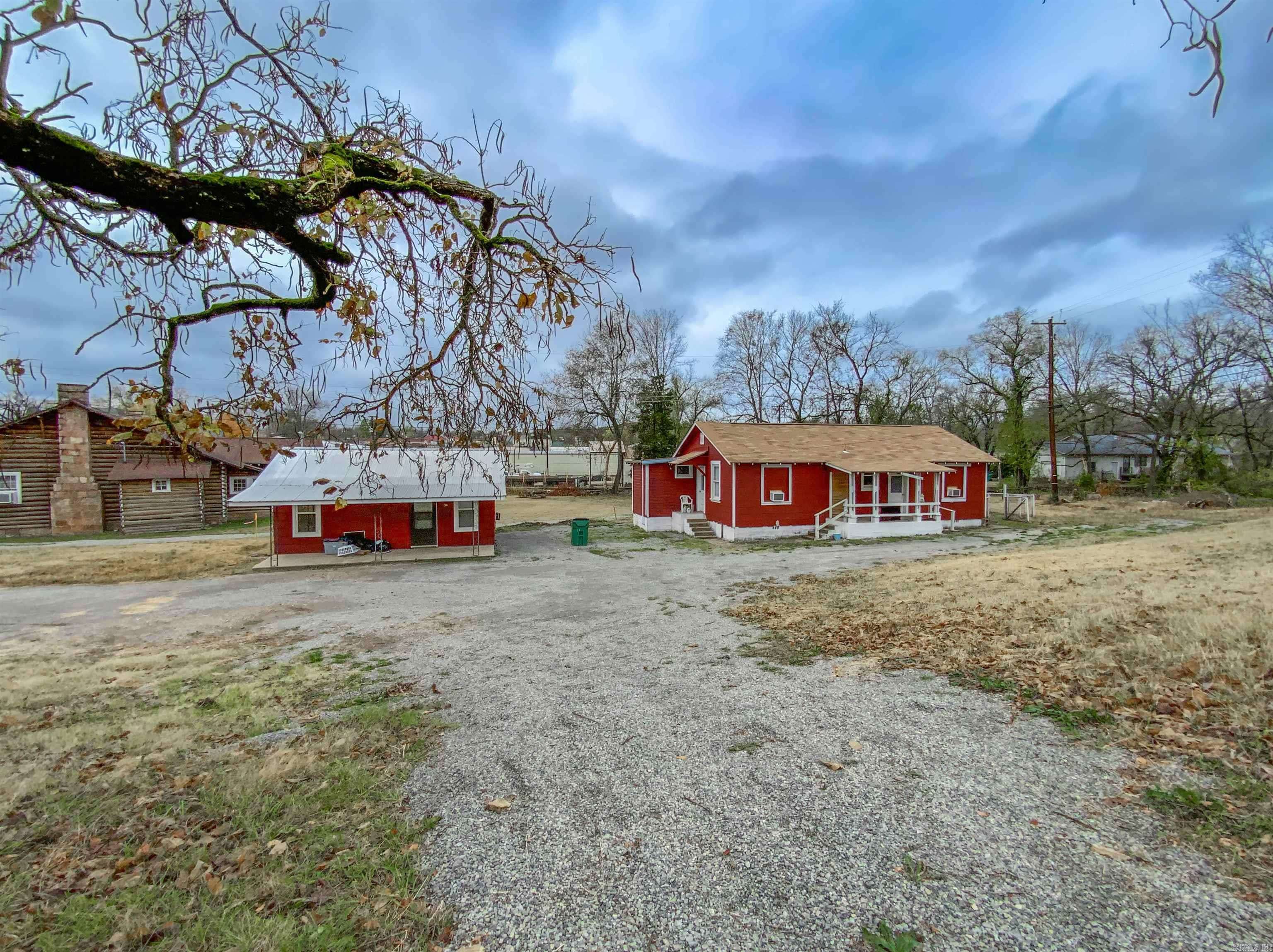 Yellville, AR 72687,362 Fallen Ash Road