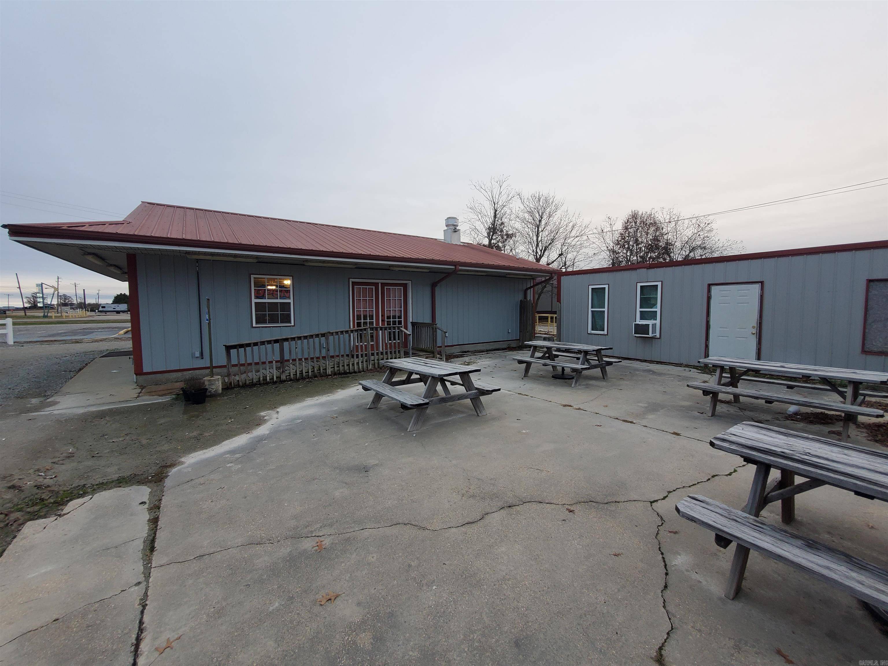 Piggott, AR 72454,1259 E Main Street