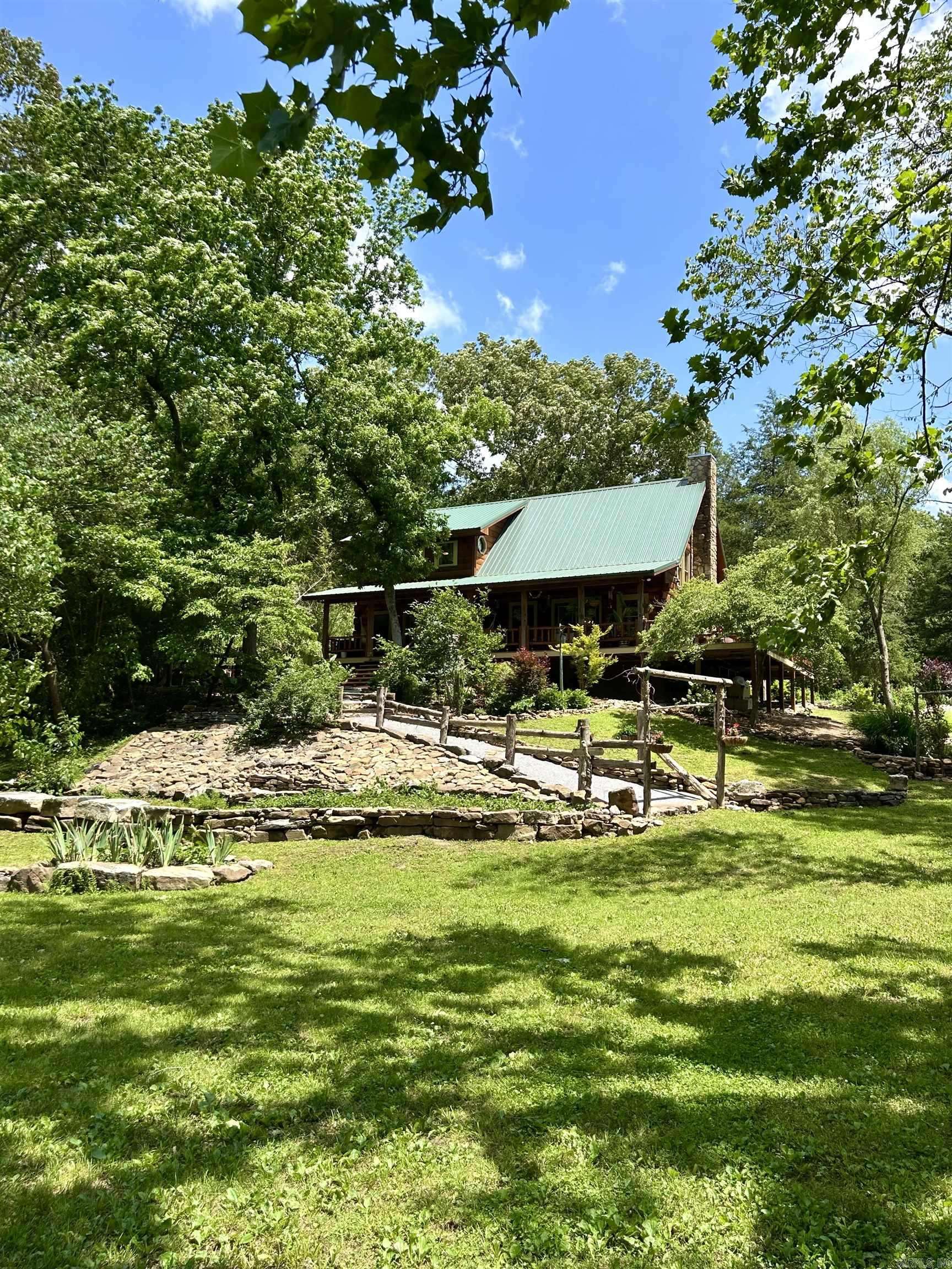 Mountain View, AR 72560,540 Lick Fork Dr