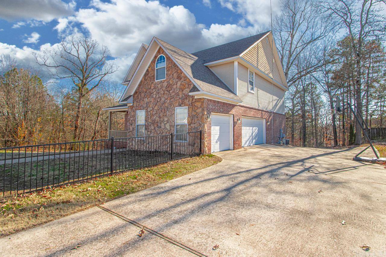 Benton, AR 72105,1419 River Pointe Court
