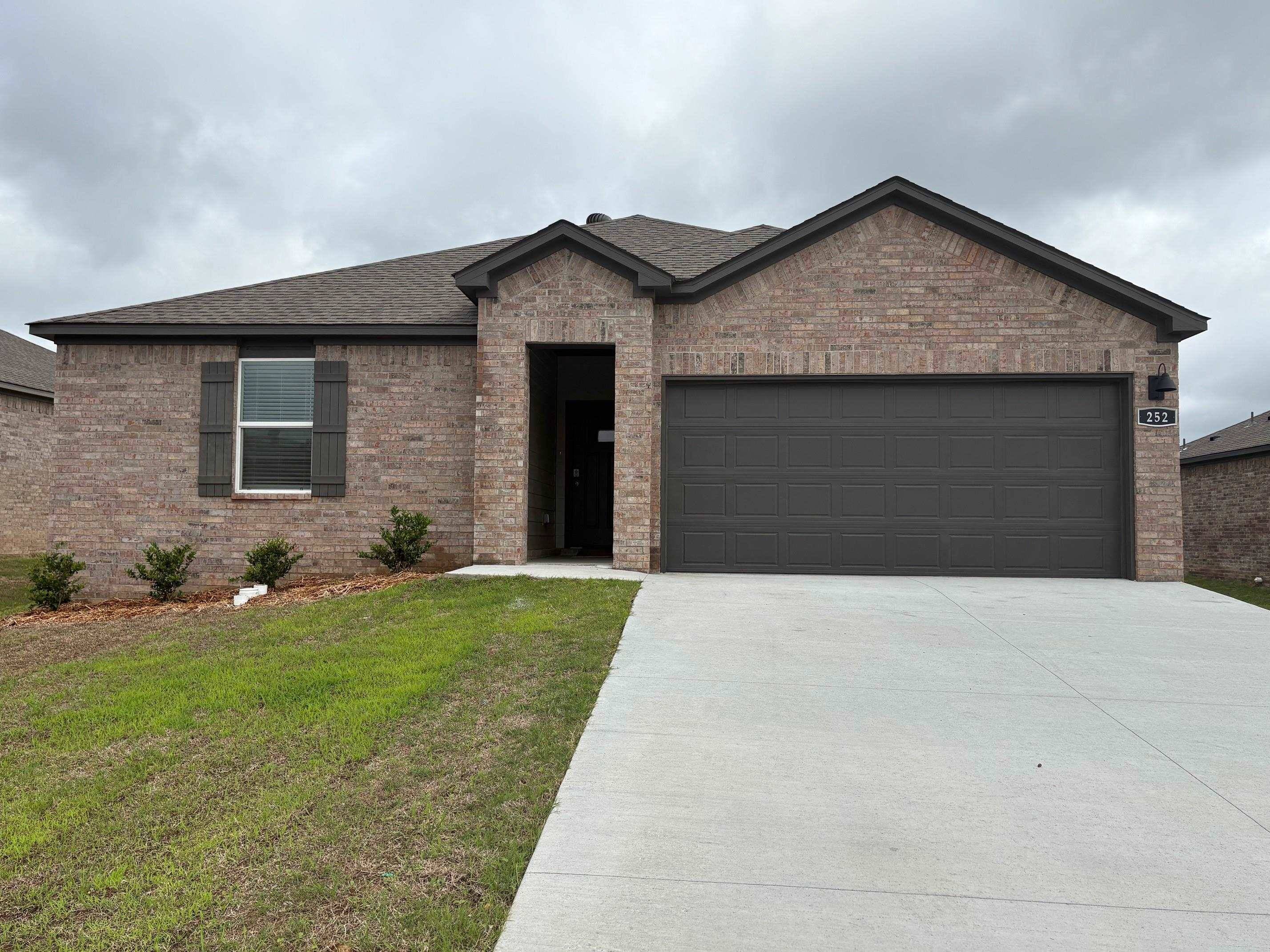 Hensley, AR 72065,252 Alyece Lane