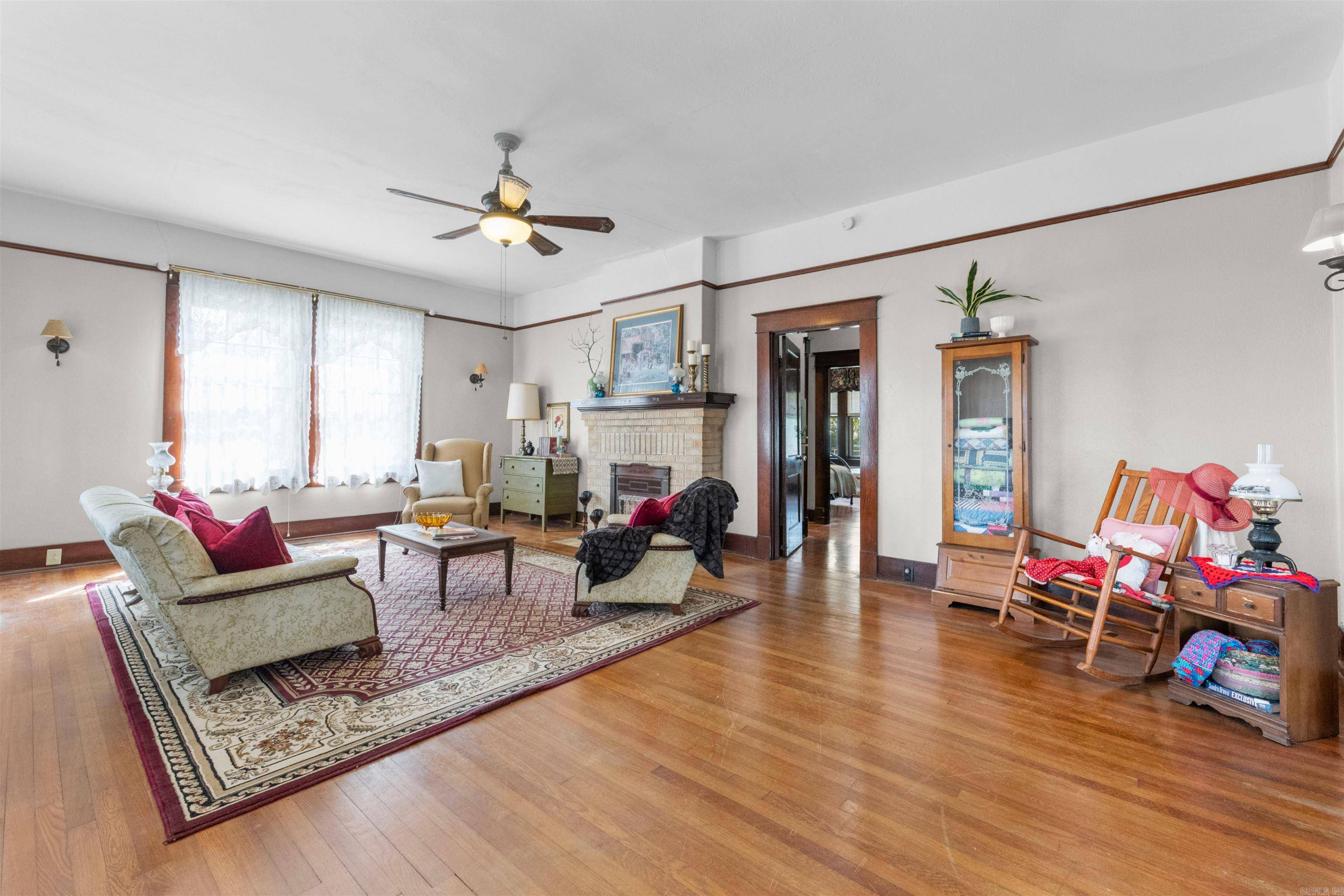 Lonoke, AR 72086,615 W Front Street