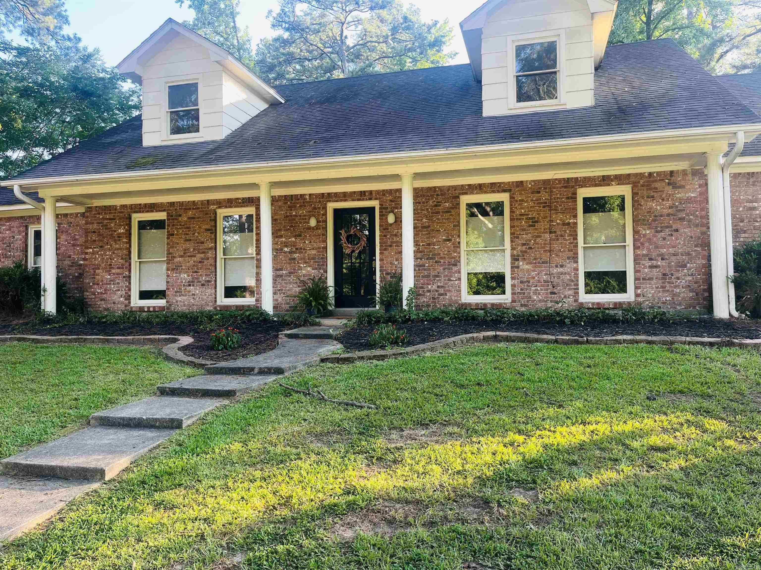 Monticello, AR 71655,226 Hawthorne