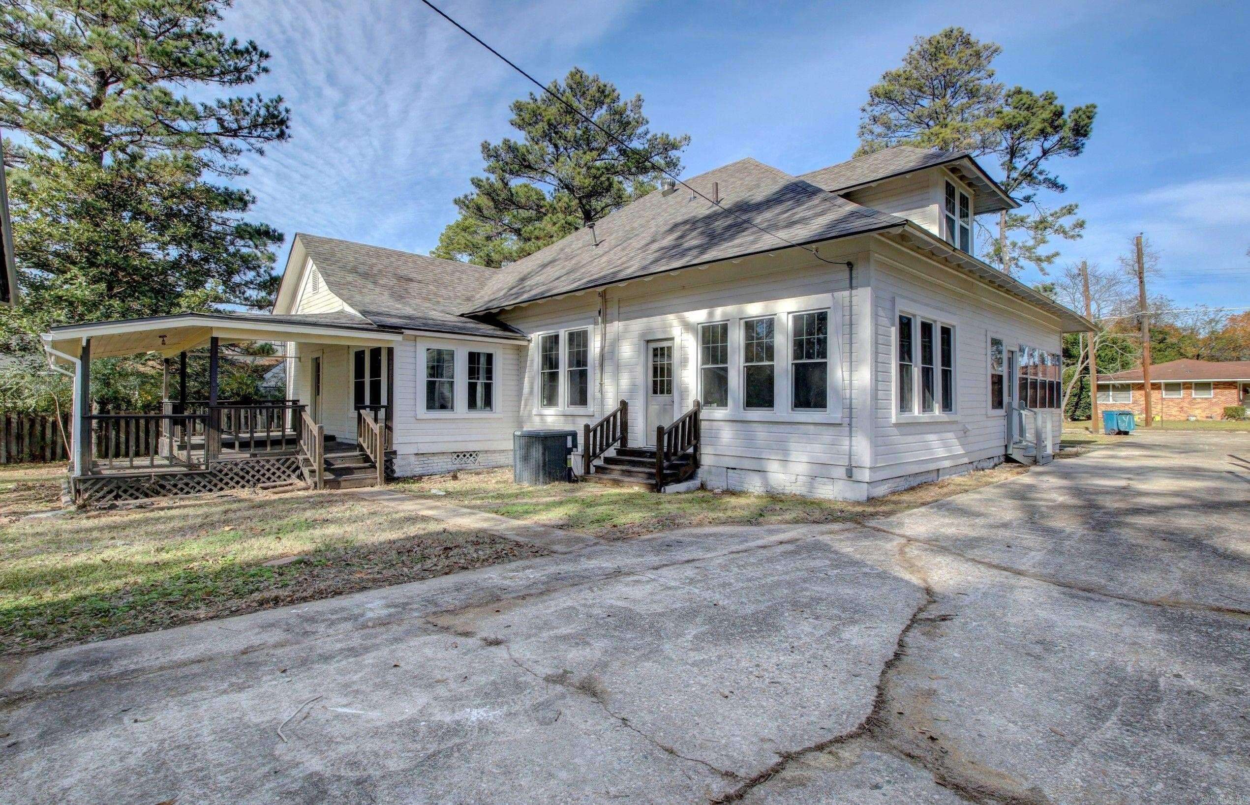 Warren, AR 71671,320 E Cedar Street