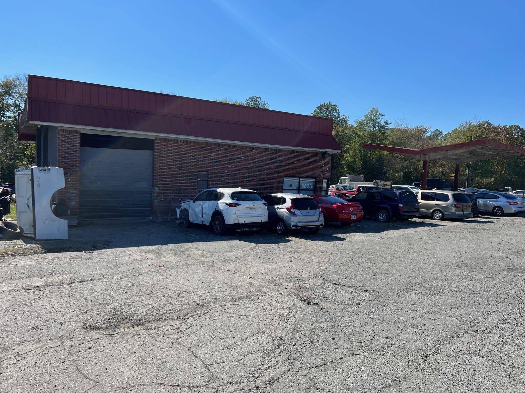 North Little Rock, AR 72118,5623 MacArthur