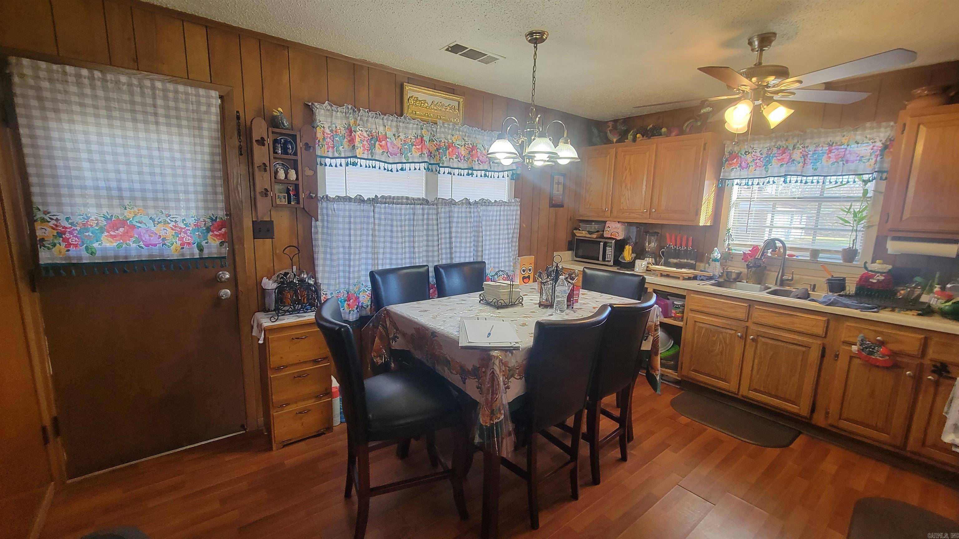 Trumann, AR 72472,527 Smith