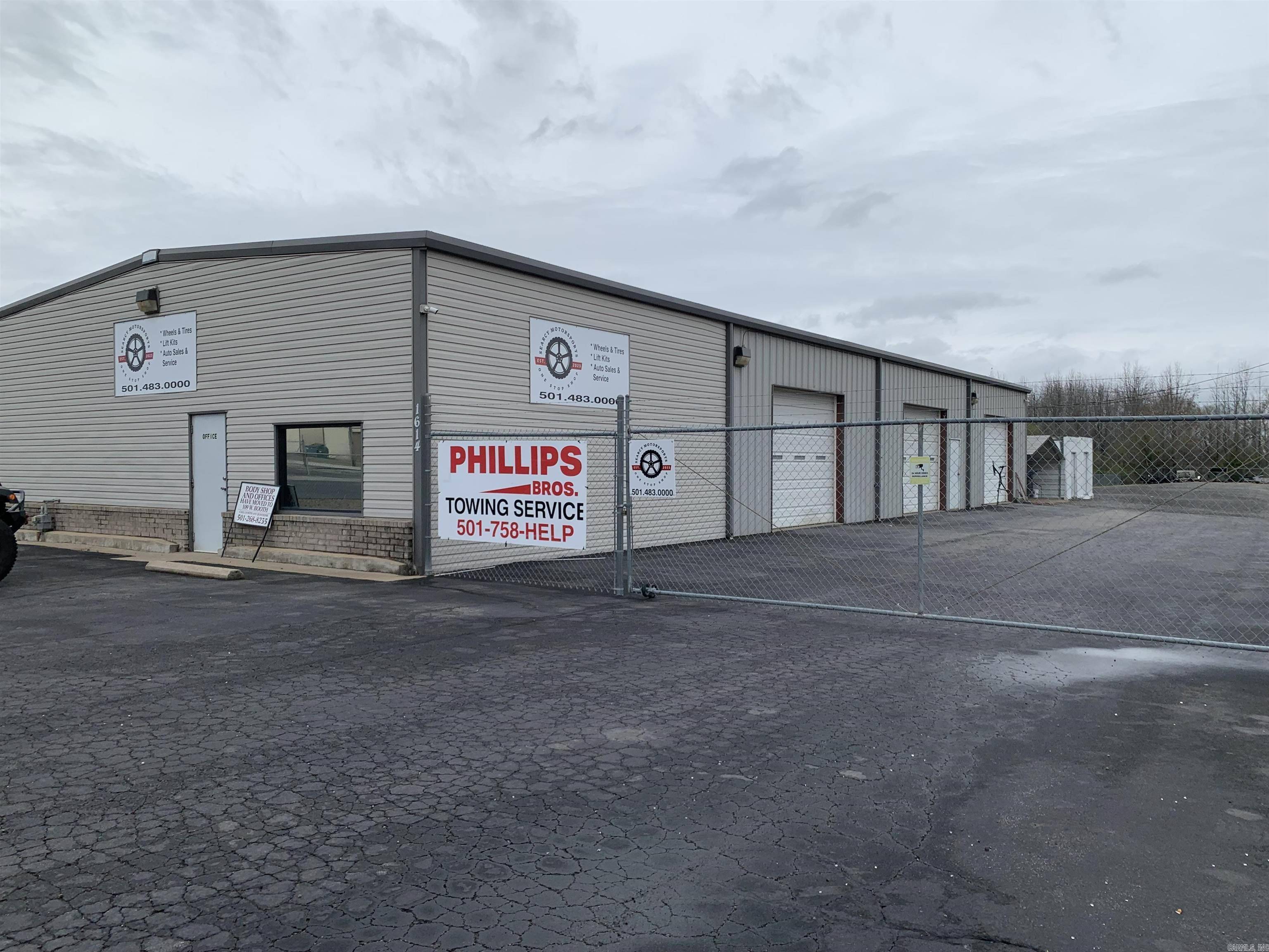 Searcy, AR 72143,1614 E Booth Road