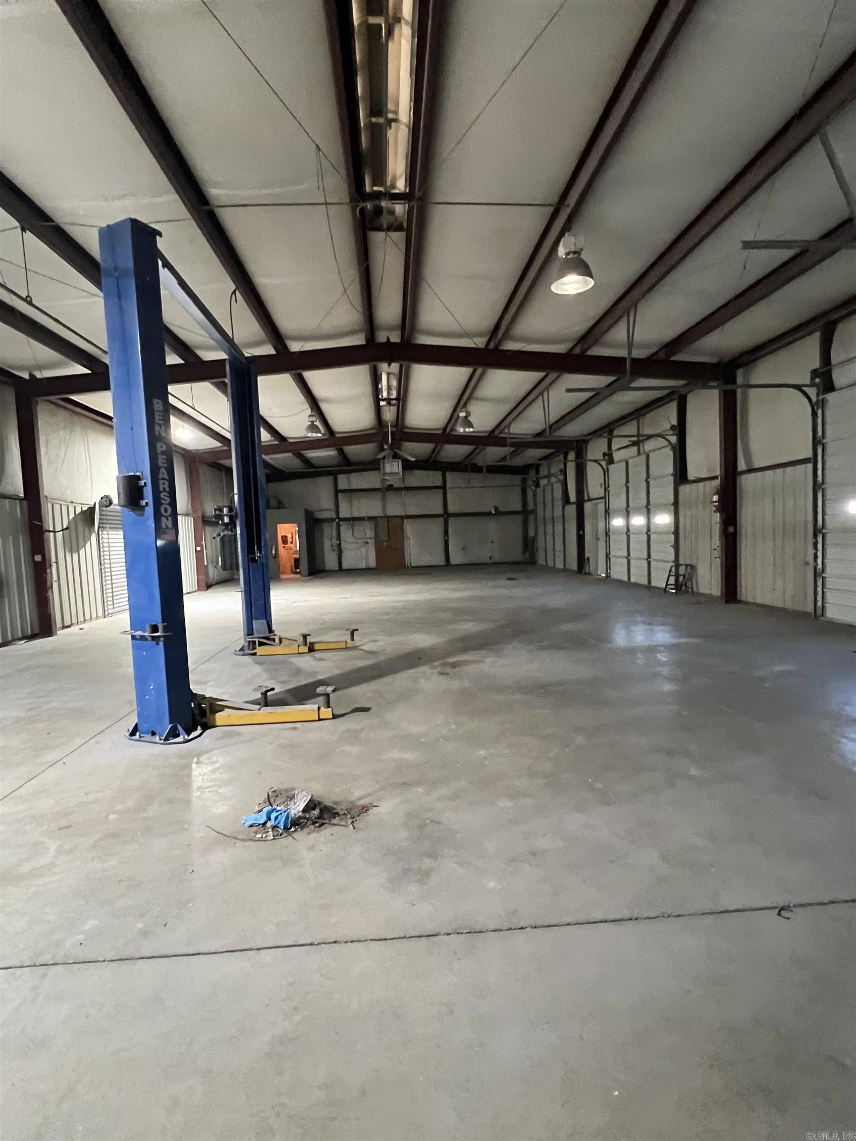 Searcy, AR 72143,1614 E Booth Road