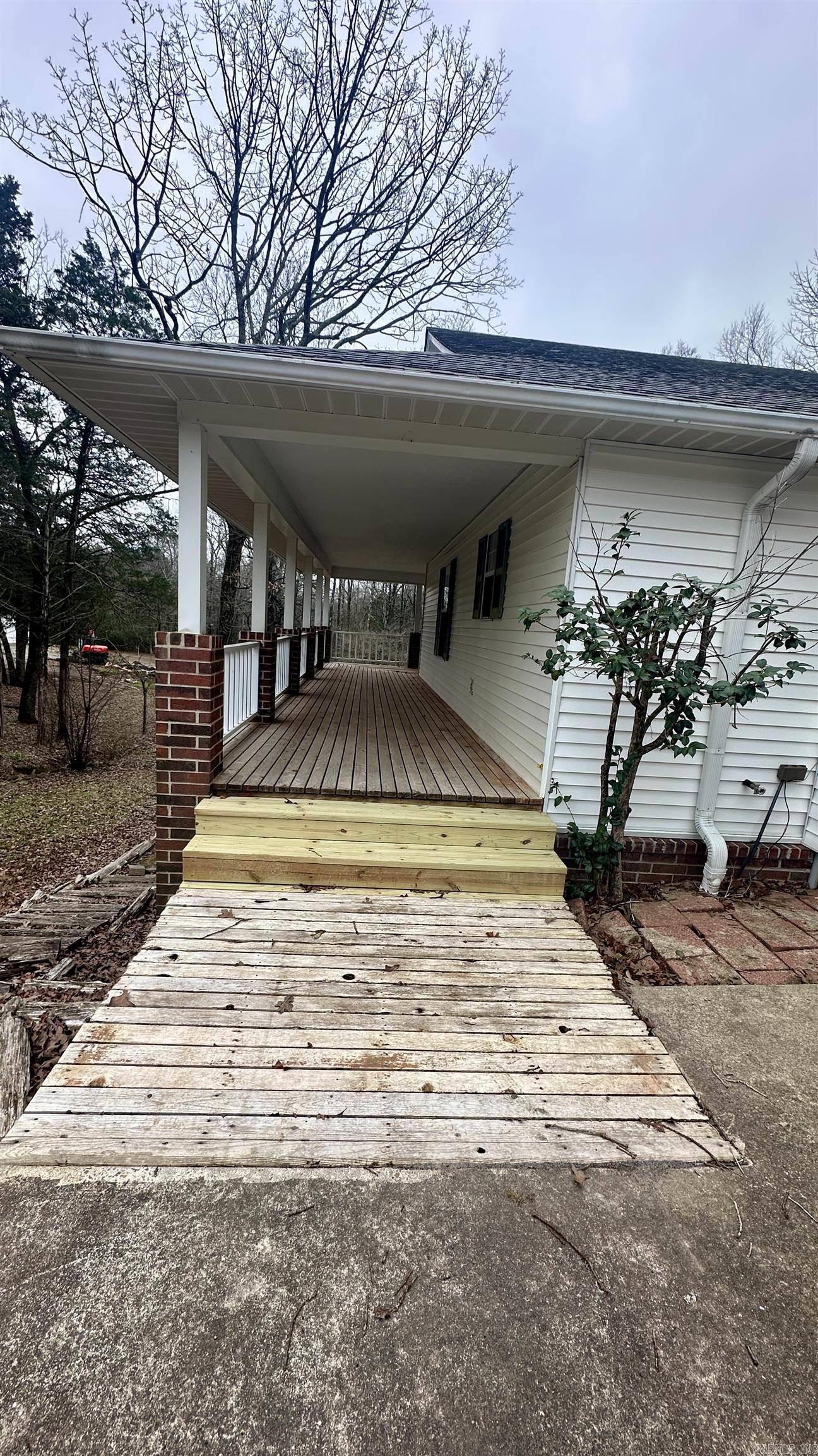Judsonia, AR 72081,327 Woodlawn Rd.