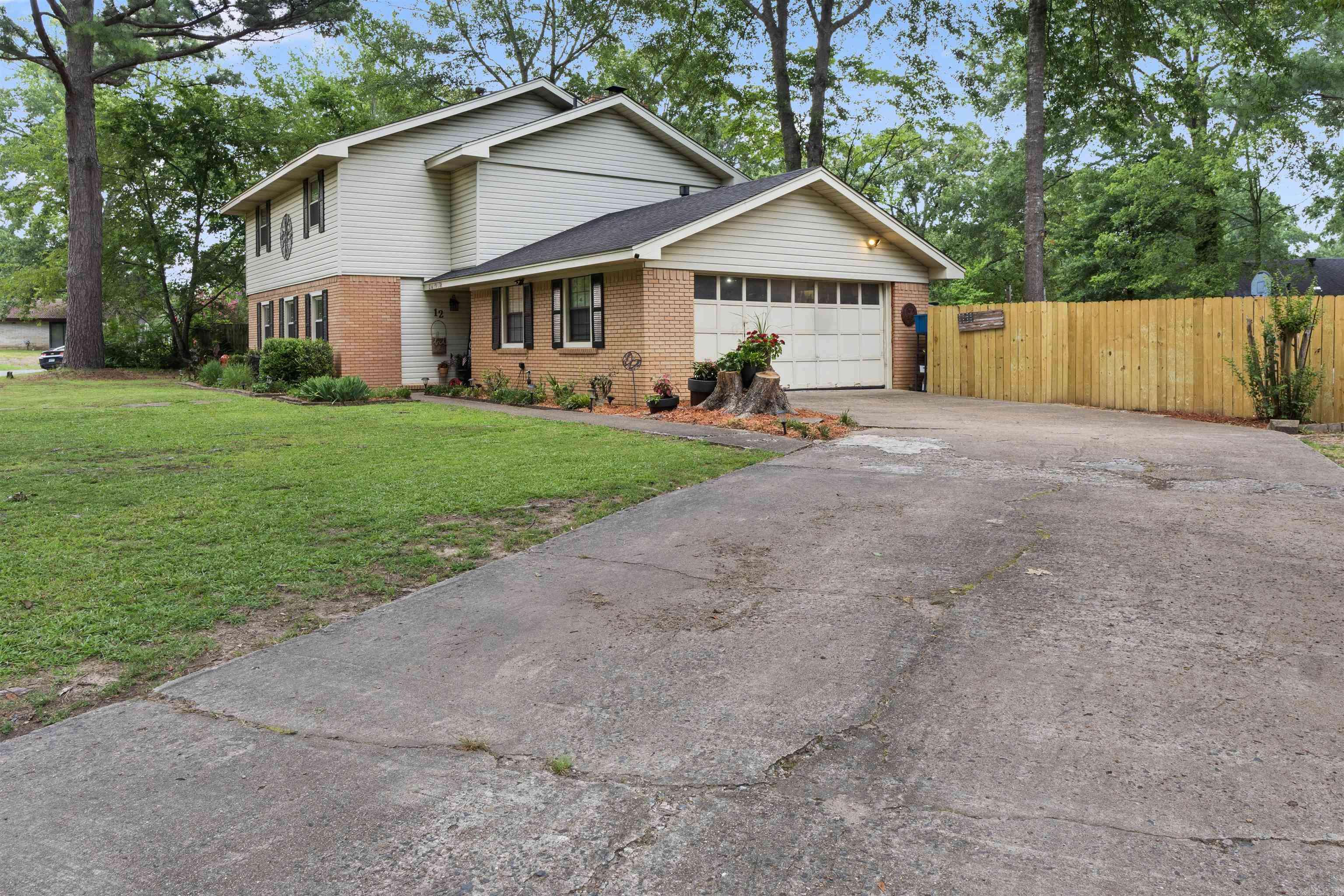 Conway, AR 72034,12 W Post Oak Drive