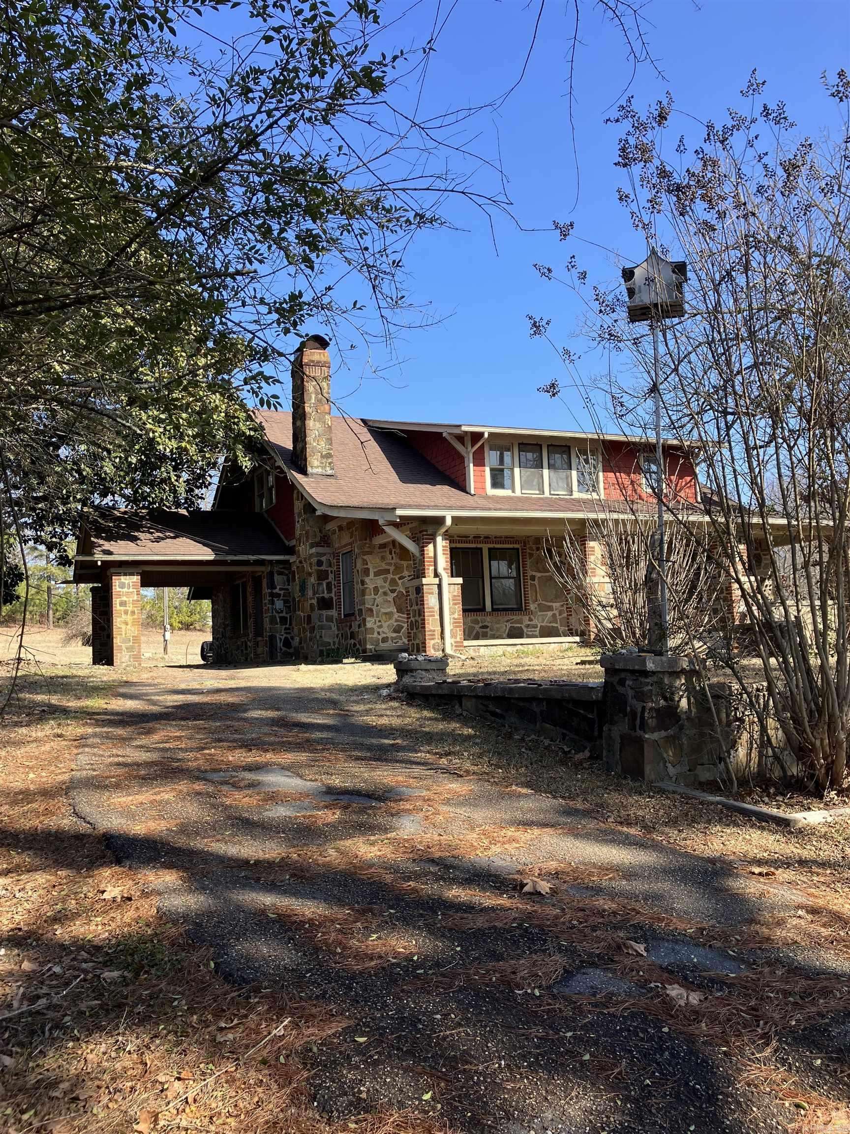 Cove, AR 71937,5553 Hwy 71 South