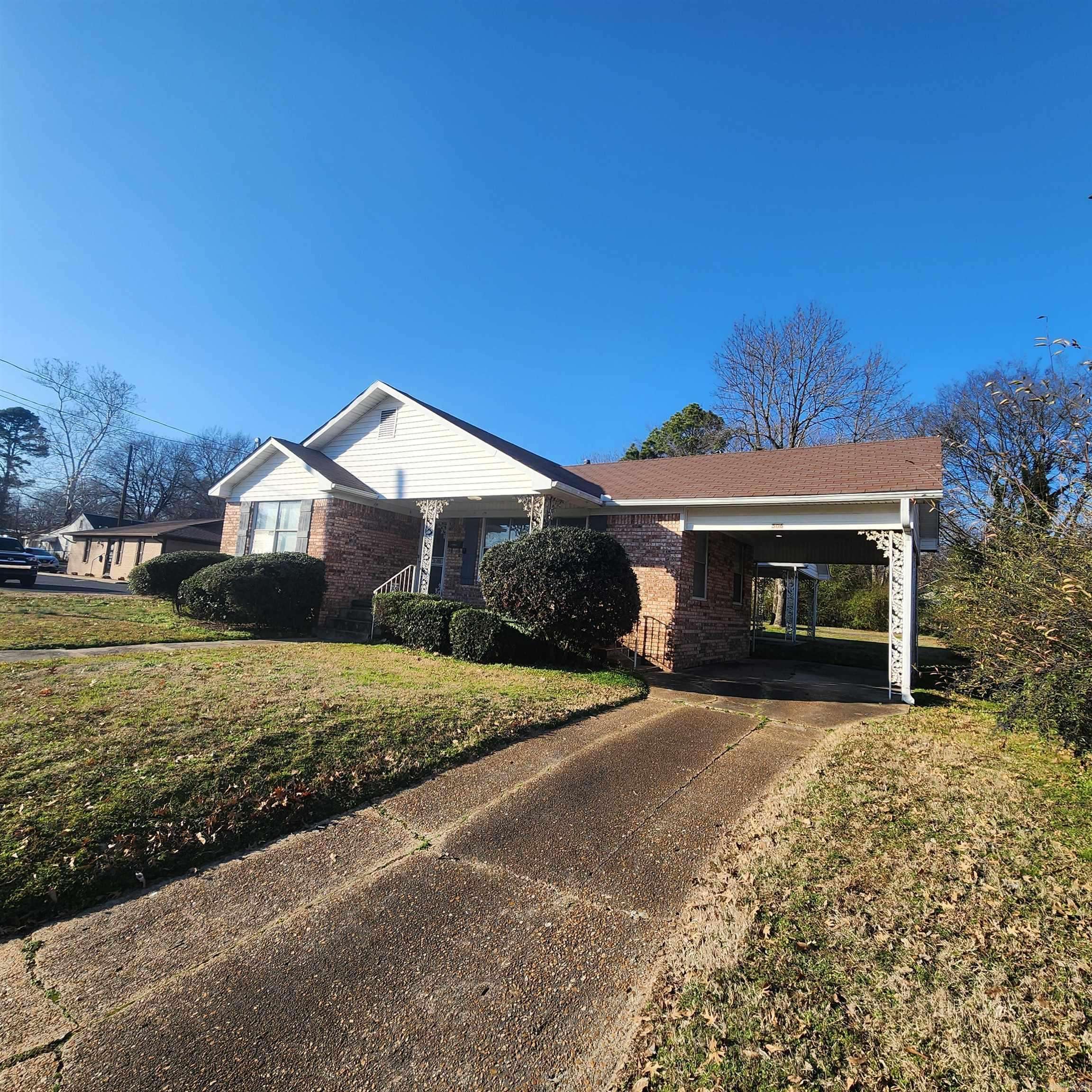 Searcy, AR 72143,506 W Pleasure