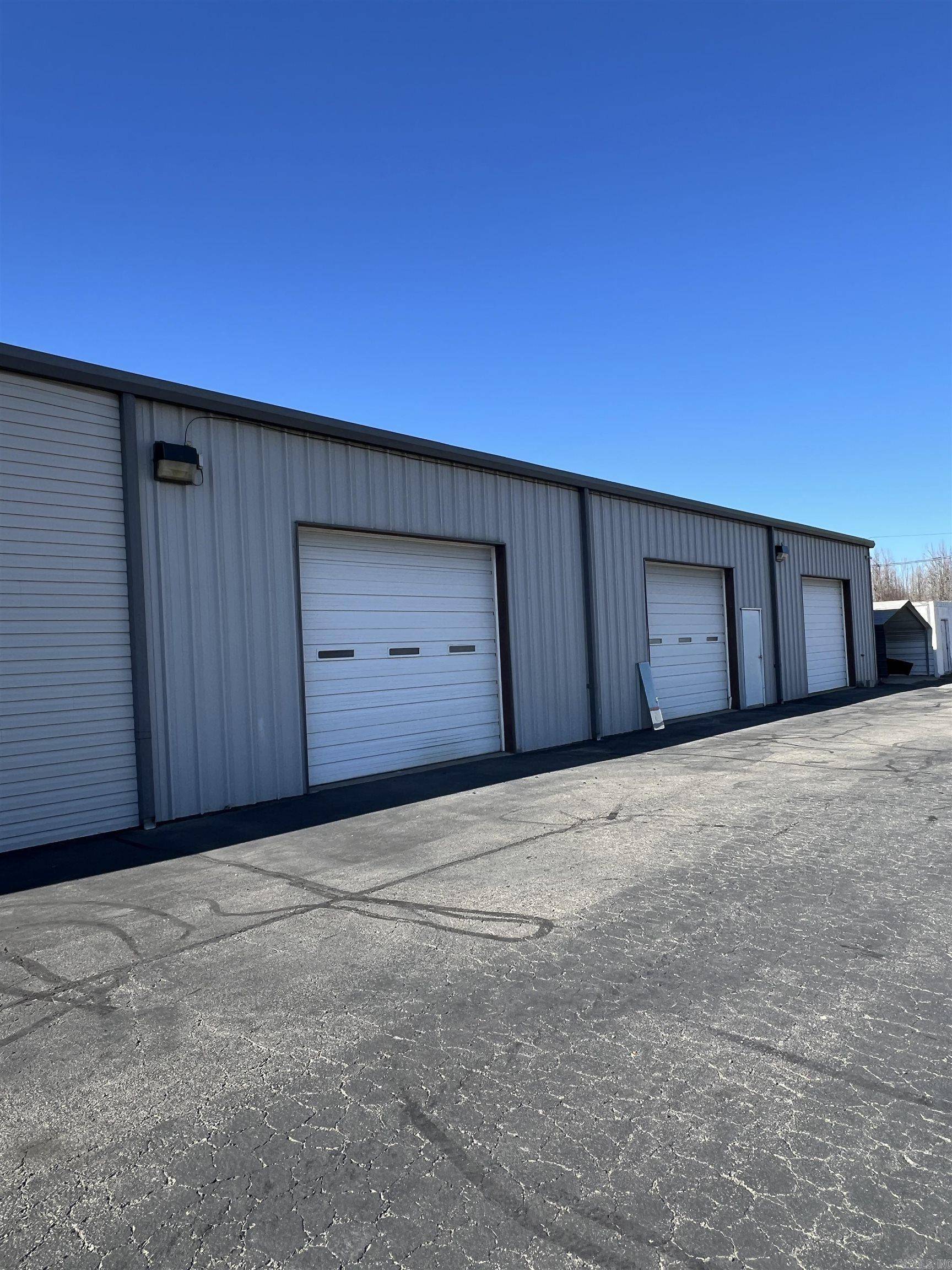 Searcy, AR 72143,1614 E Booth Road