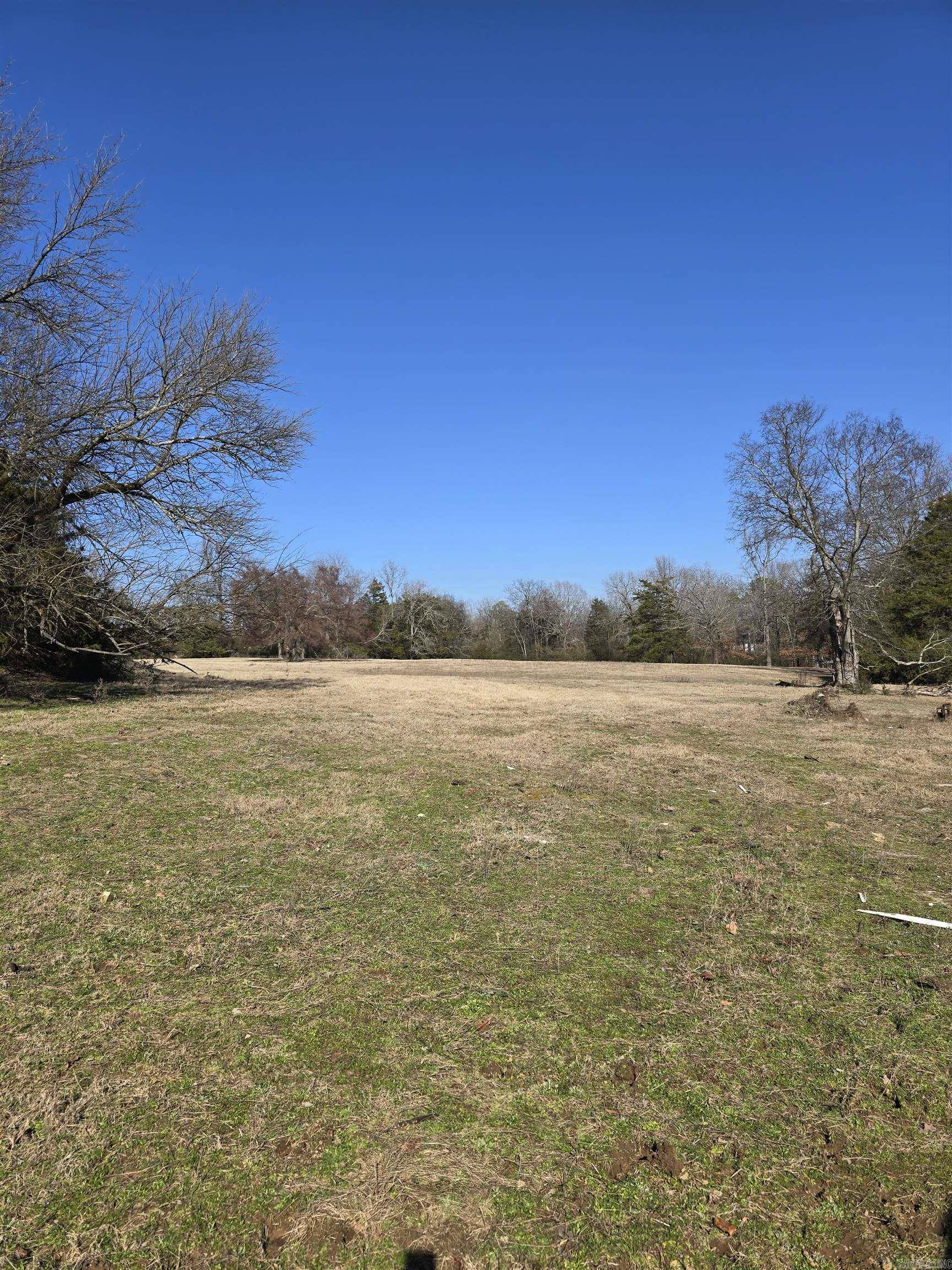 Batesville, AR 72501,825, 909 Heber Springs Road Highway