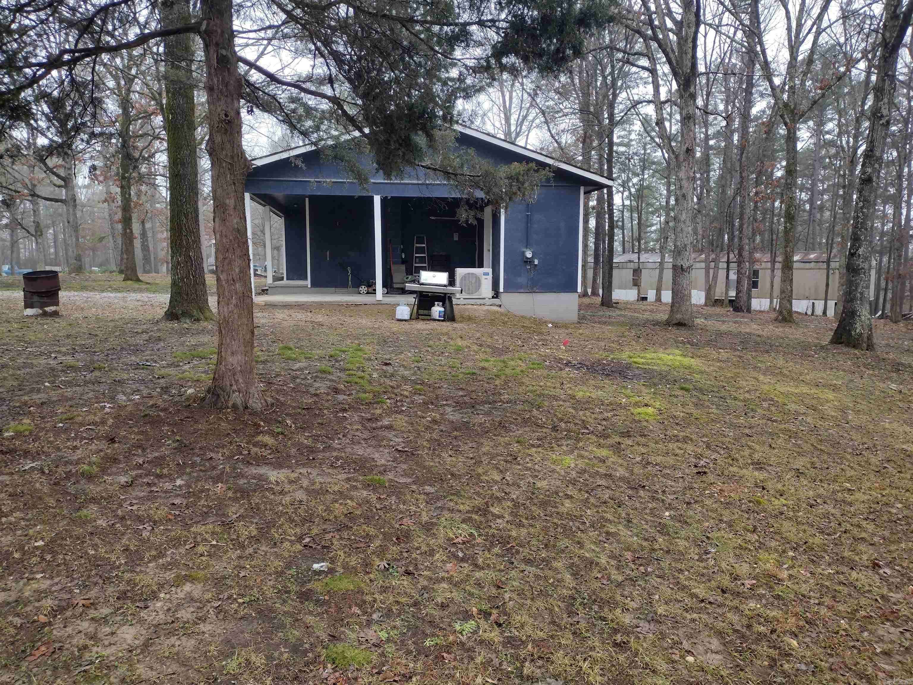 Mountain View, AR 72560,813 Sawmill RD