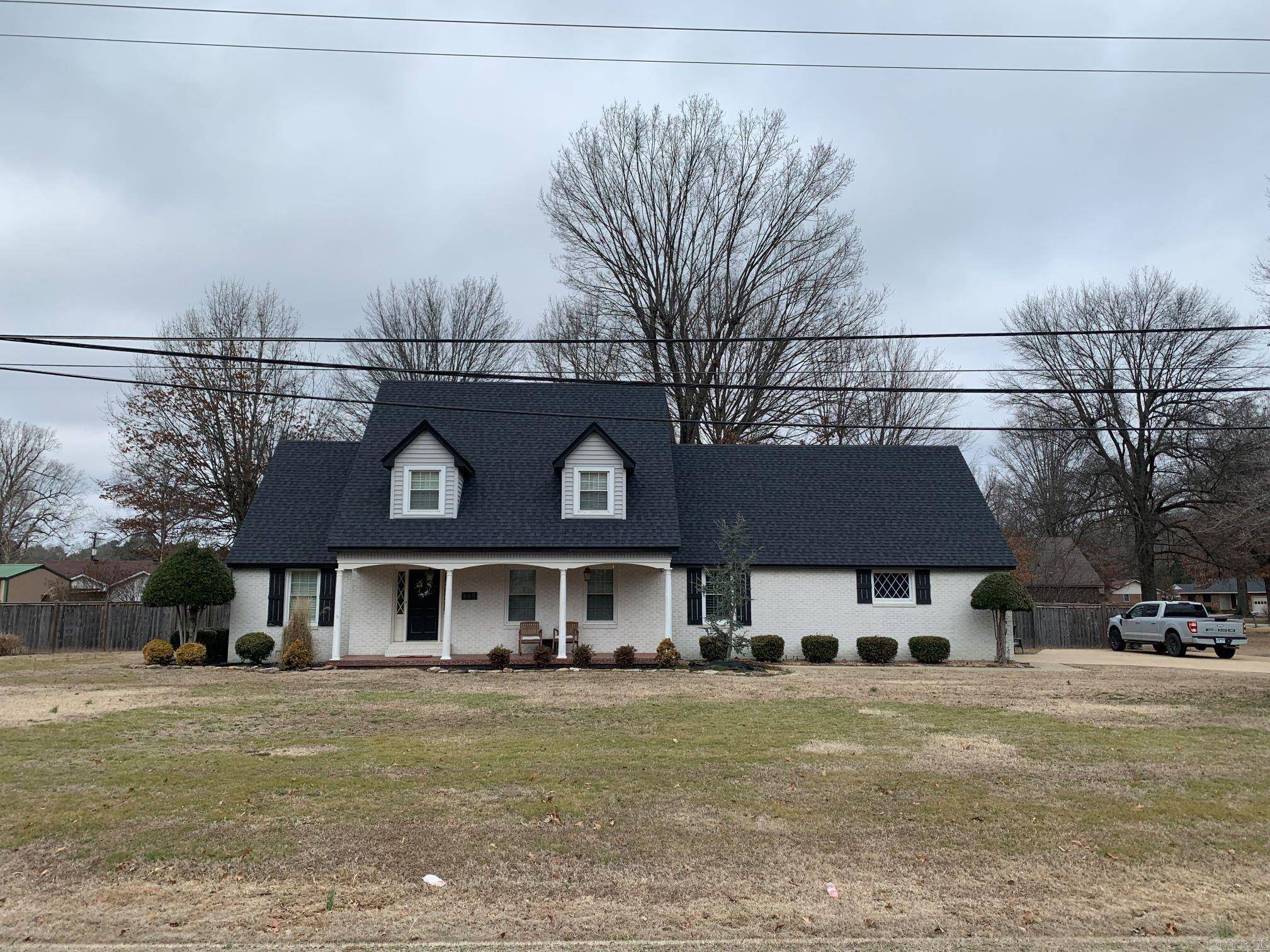 Piggott, AR 72454,865 W North Street