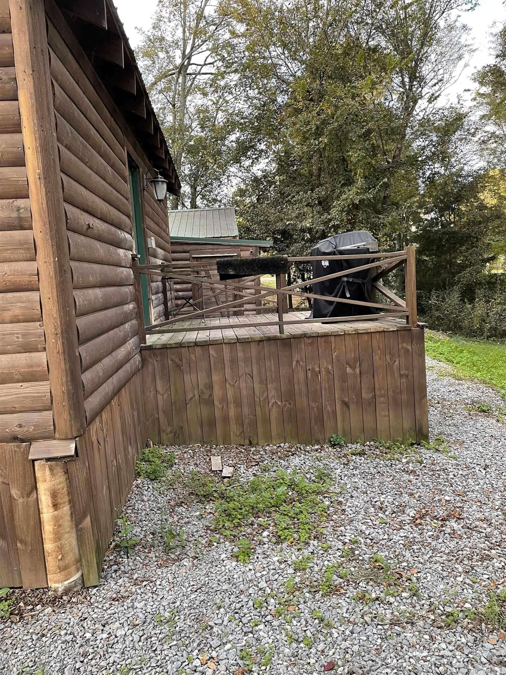 De Valls Bluff, AR 72041,Address not disclosed